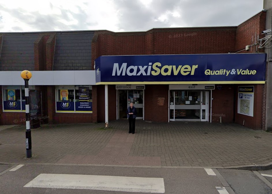 Die Mitarbeiter von MaxiSaver haben eine Nachricht aufgehängt, in der sie sich bei den treuen Kunden bedanken