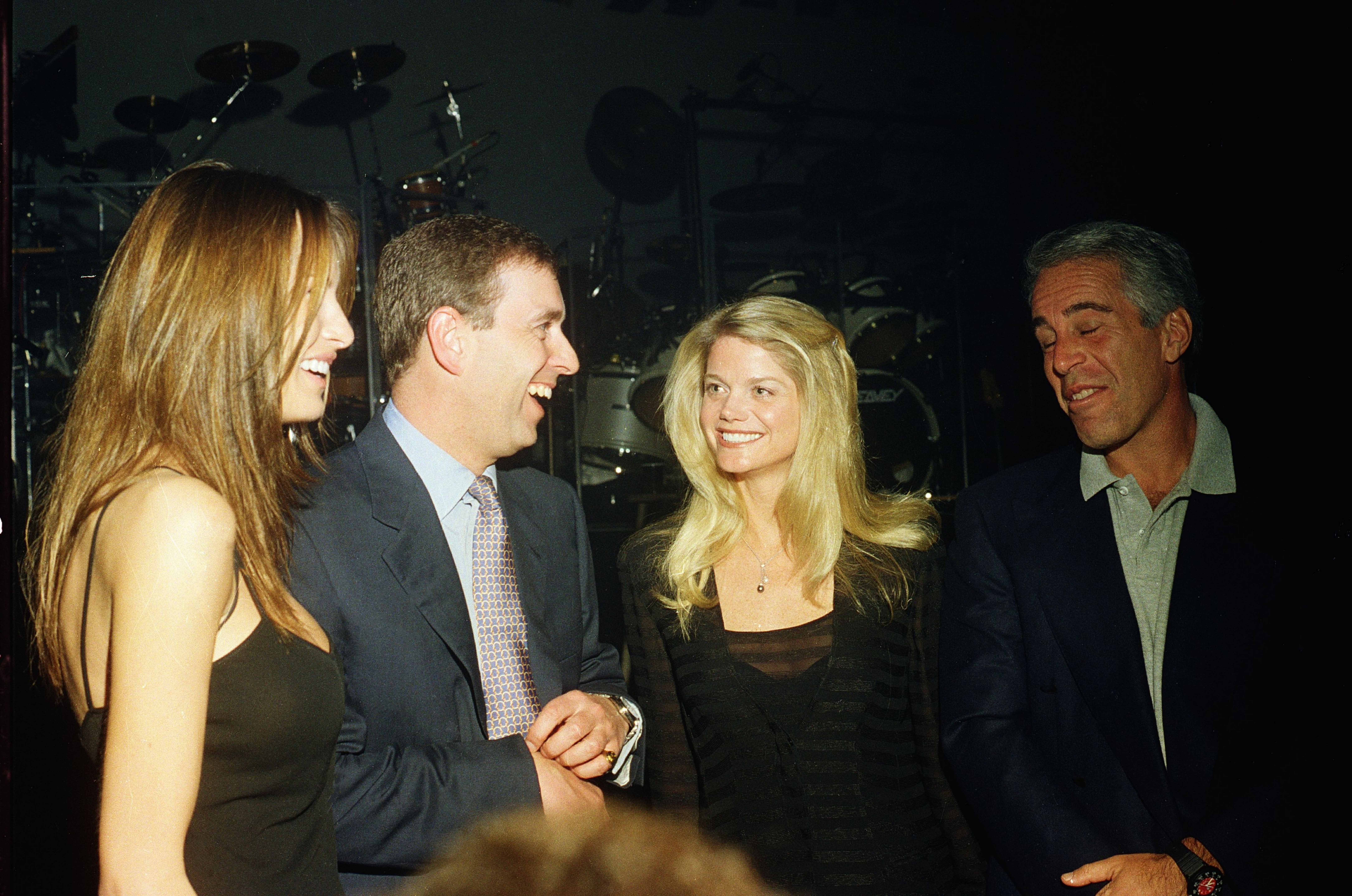 Melania Trump, Prinz Andrew, Gwendolyn Beck und Jeffrey Epstein im Mar-a-Lago-Club von Donald Trump in Palm Beach, Florida