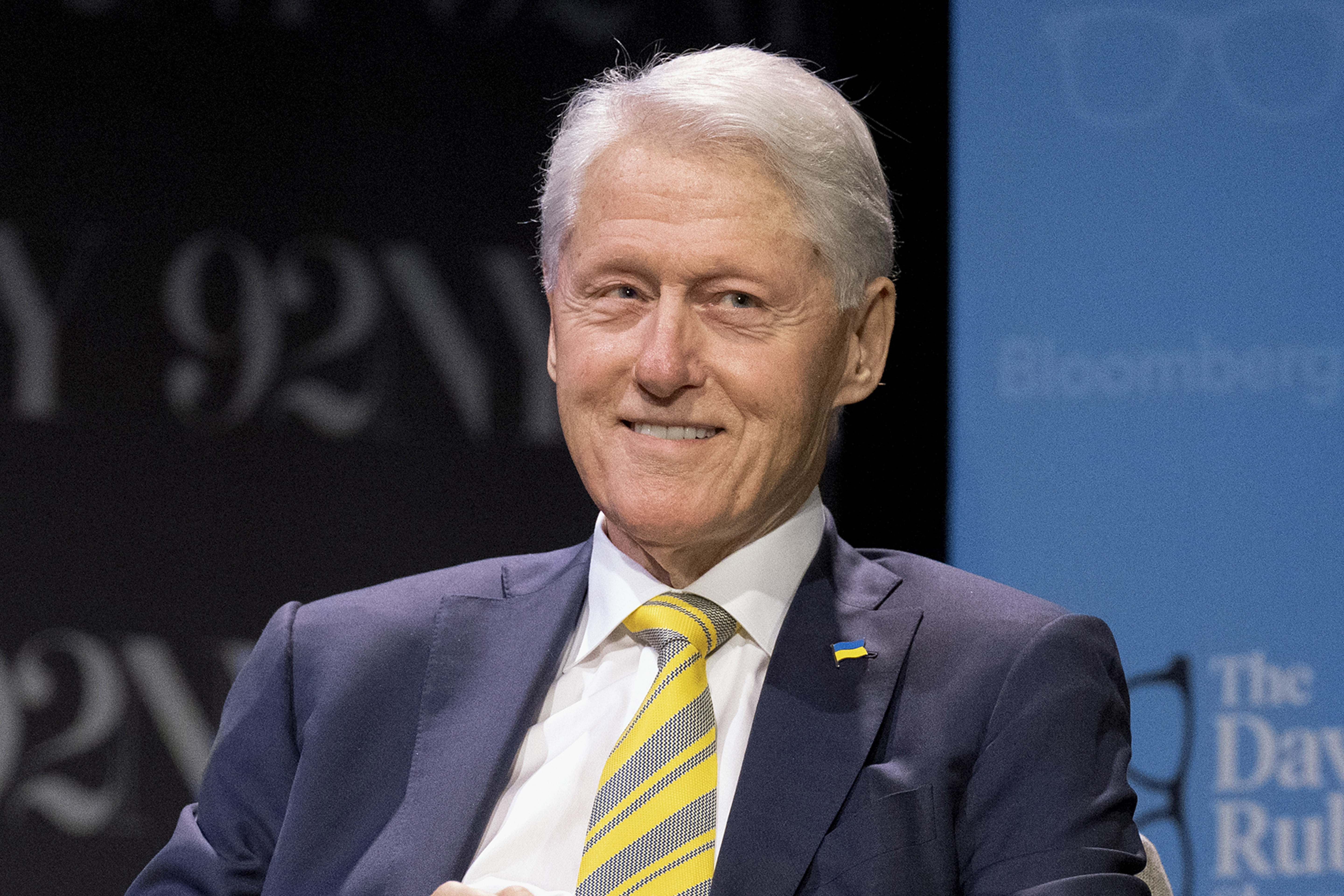 Den Dokumenten zufolge behauptete Sjoberg, Epstein habe ihrem ehemaligen Präsidenten Bill Clinton angeblich gesagt, dass er sie „jung“ mochte, als er über Mädchen sprach