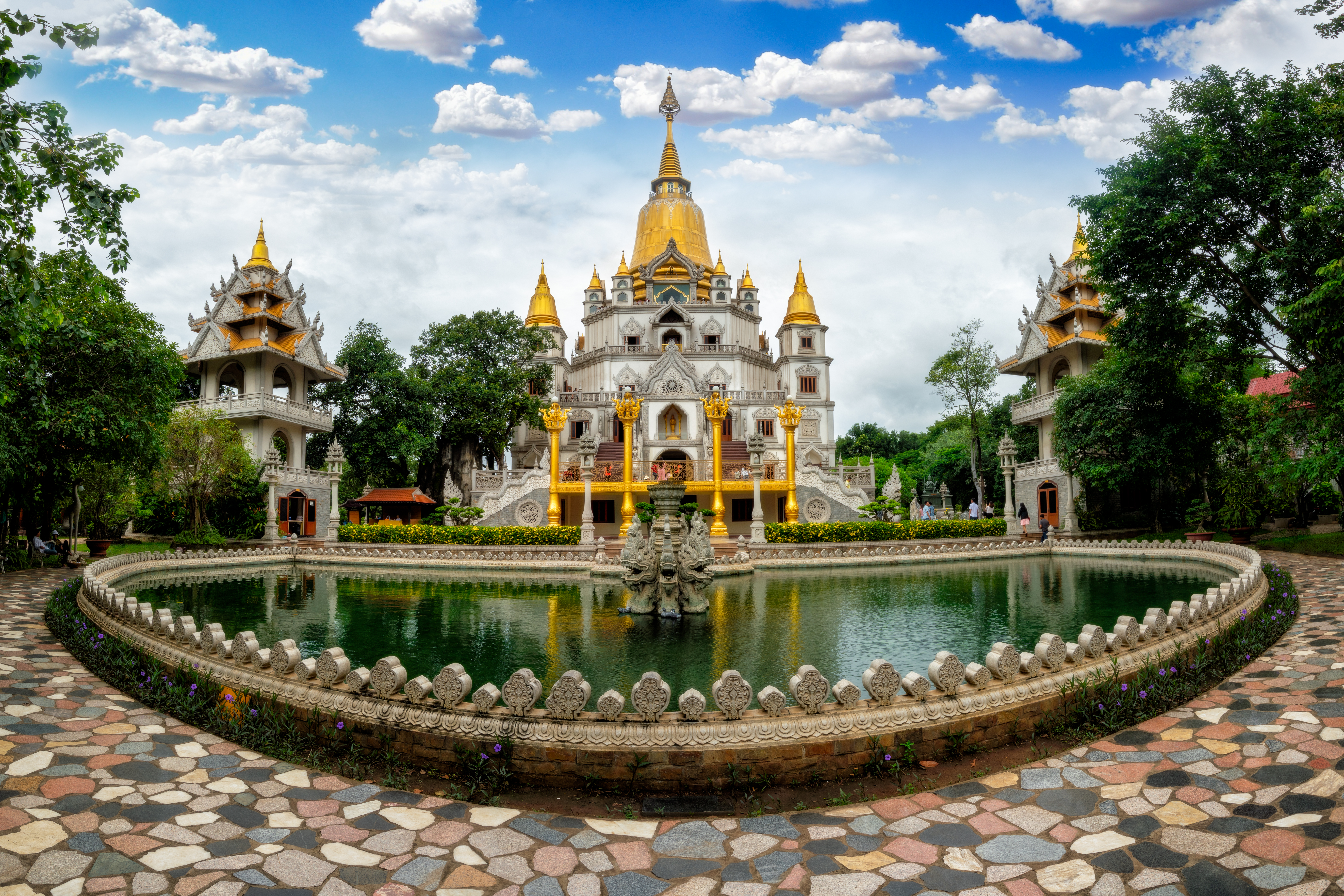 Ein wunderschöner buddhistischer Tempel versteckt in Ho-Chi-Minh-Stadt