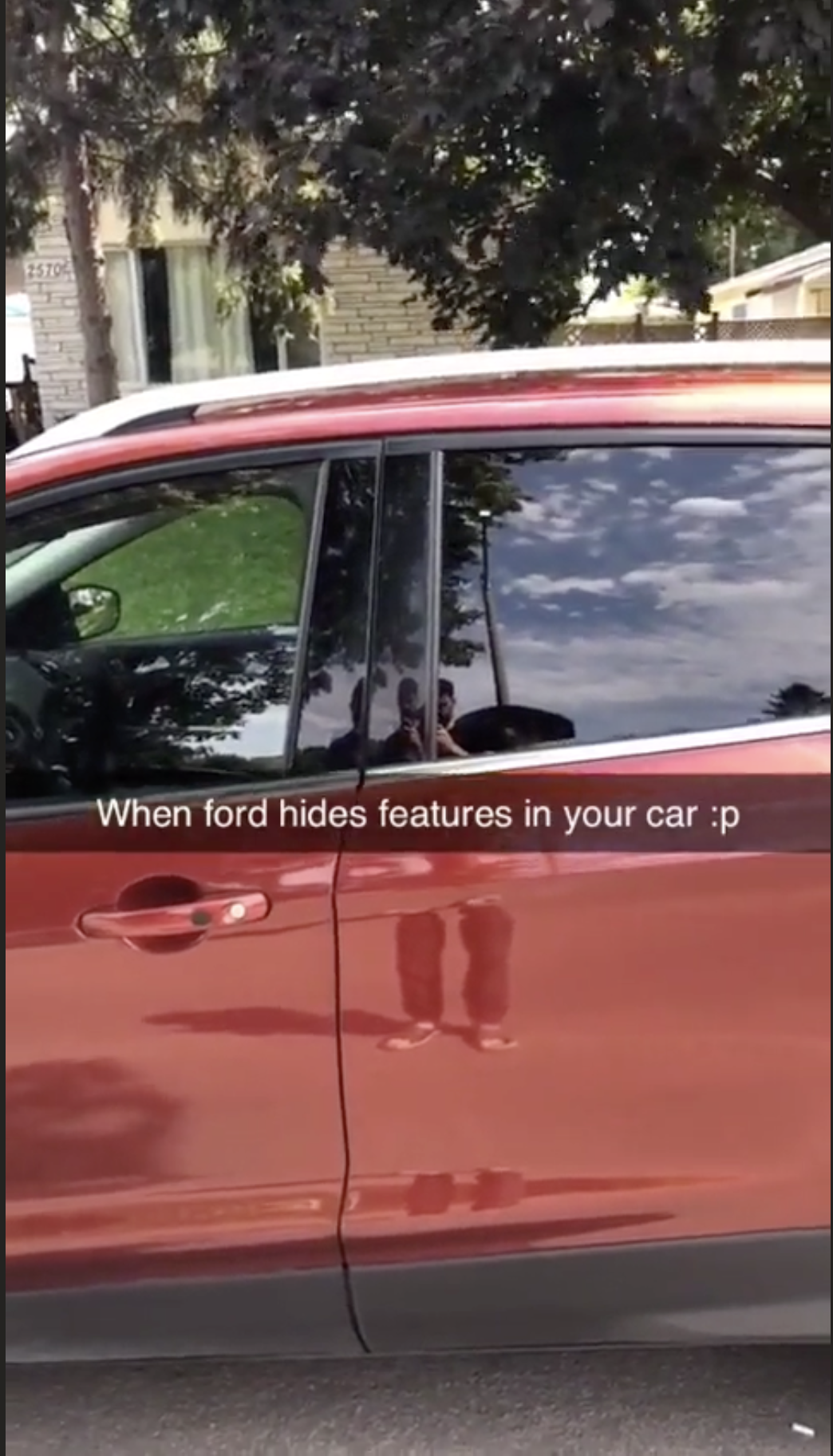 Sie können Ihre Fenster tatsächlich aus der Ferne mit Ihrem Schlüsselanhänger bewegen