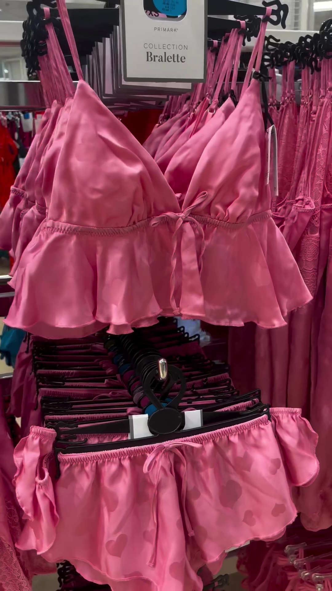 Sie haben auch passende rosa Sets