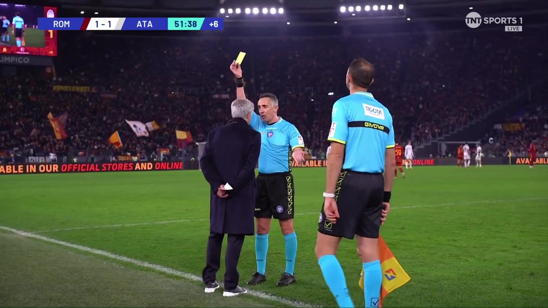 Schiedsrichter Gianluca Aureliano zeigte Mourinho die Gelbe Karte