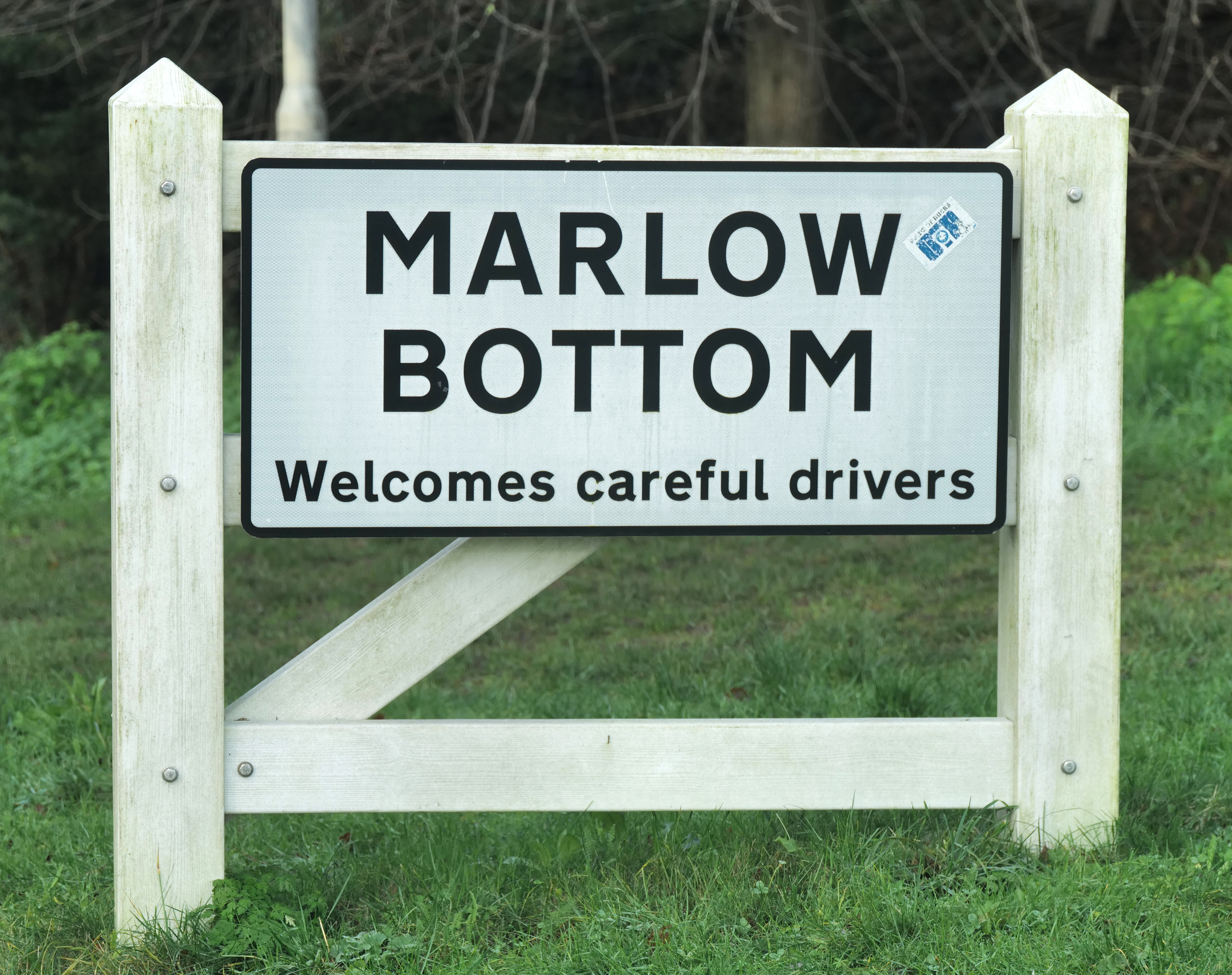 Die Bewohner von Marlow Bottom haben den Rat von Buckinghamshire für die Erteilung der Genehmigung kritisiert
