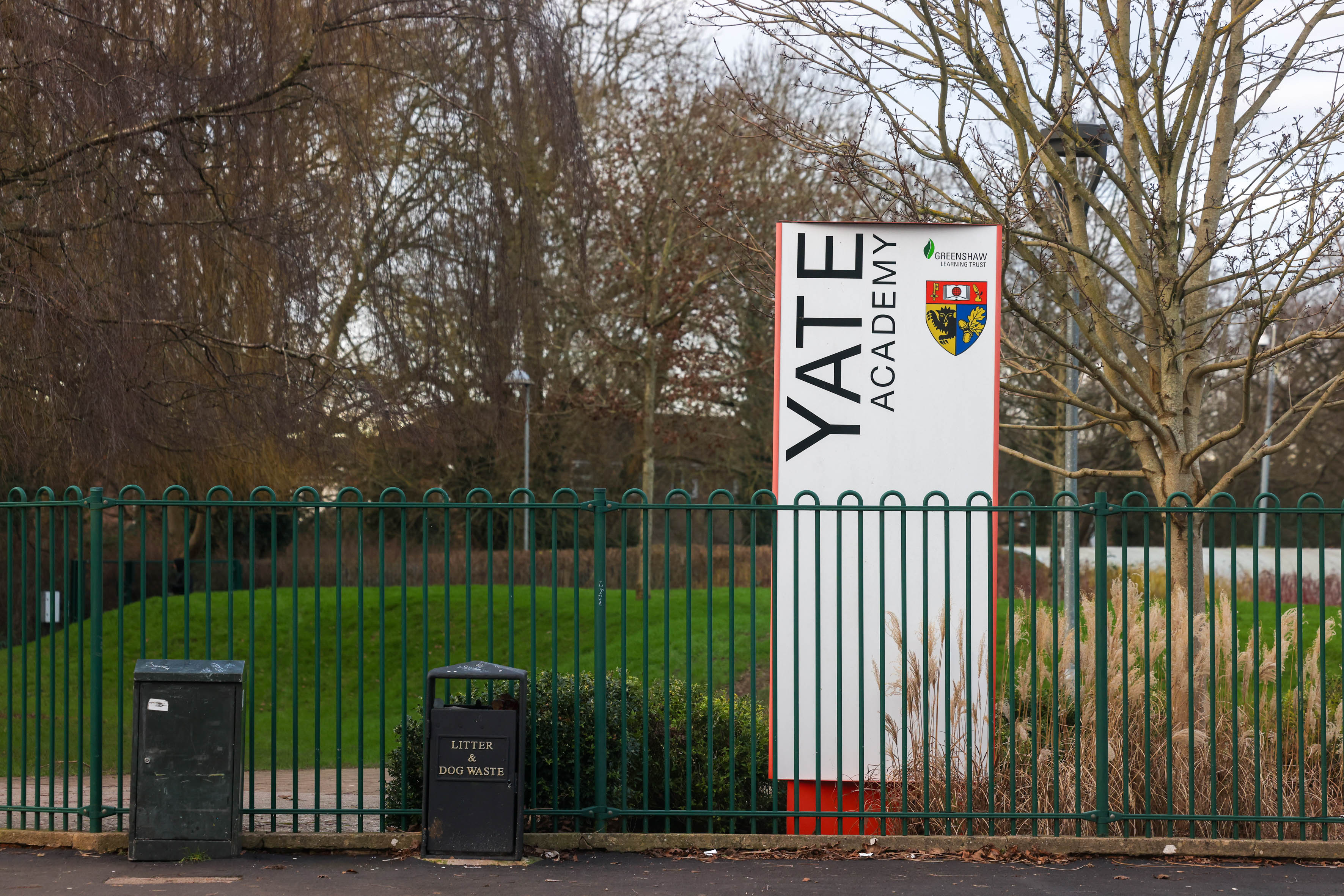 Studenten protestierten am Montagmorgen vor der Yate Academy in South Gloucestershire