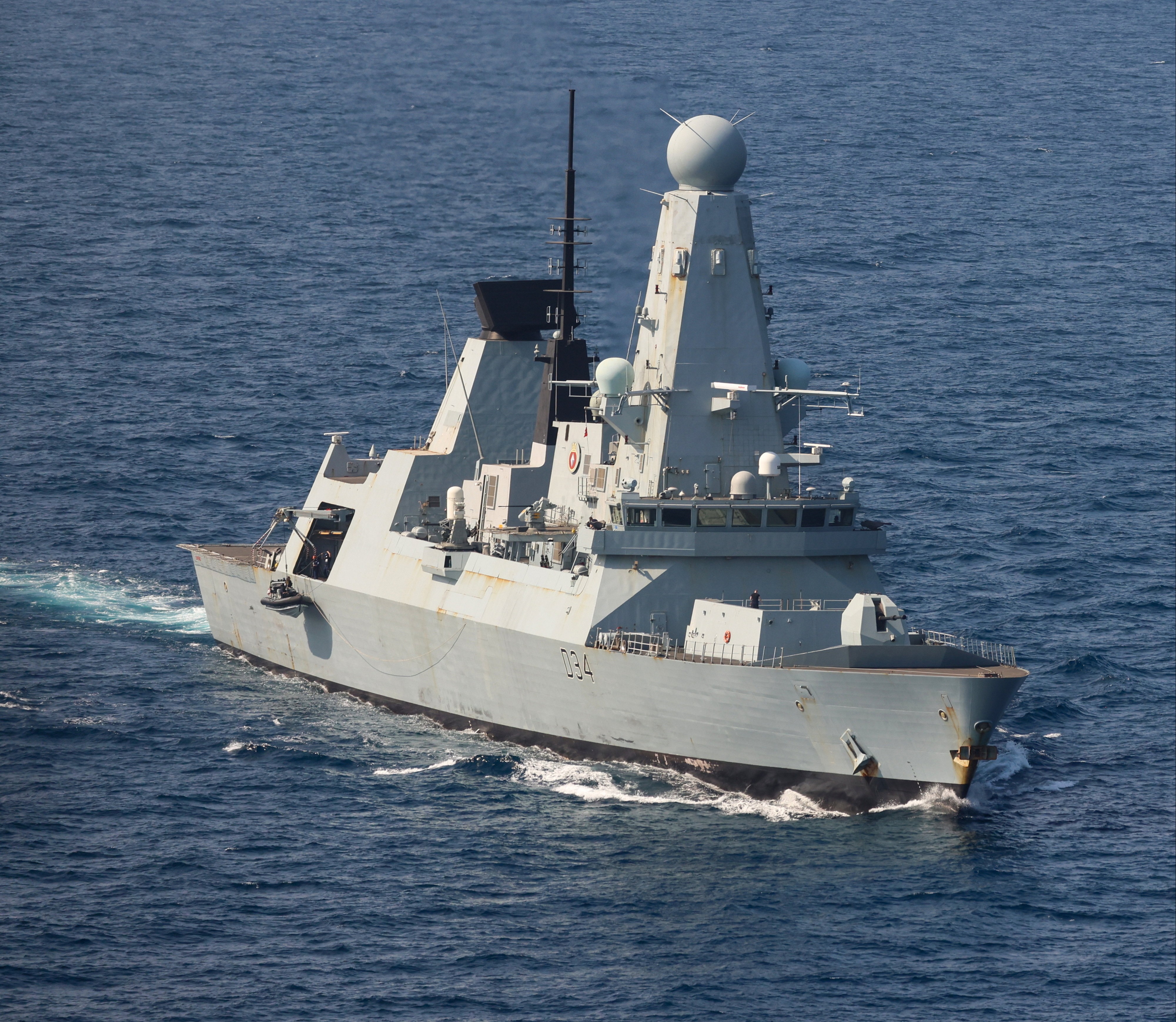 HMS Diamond reagierte auf den „komplexen Angriff“ auf internationale Schifffahrtsrouten im Roten Meer