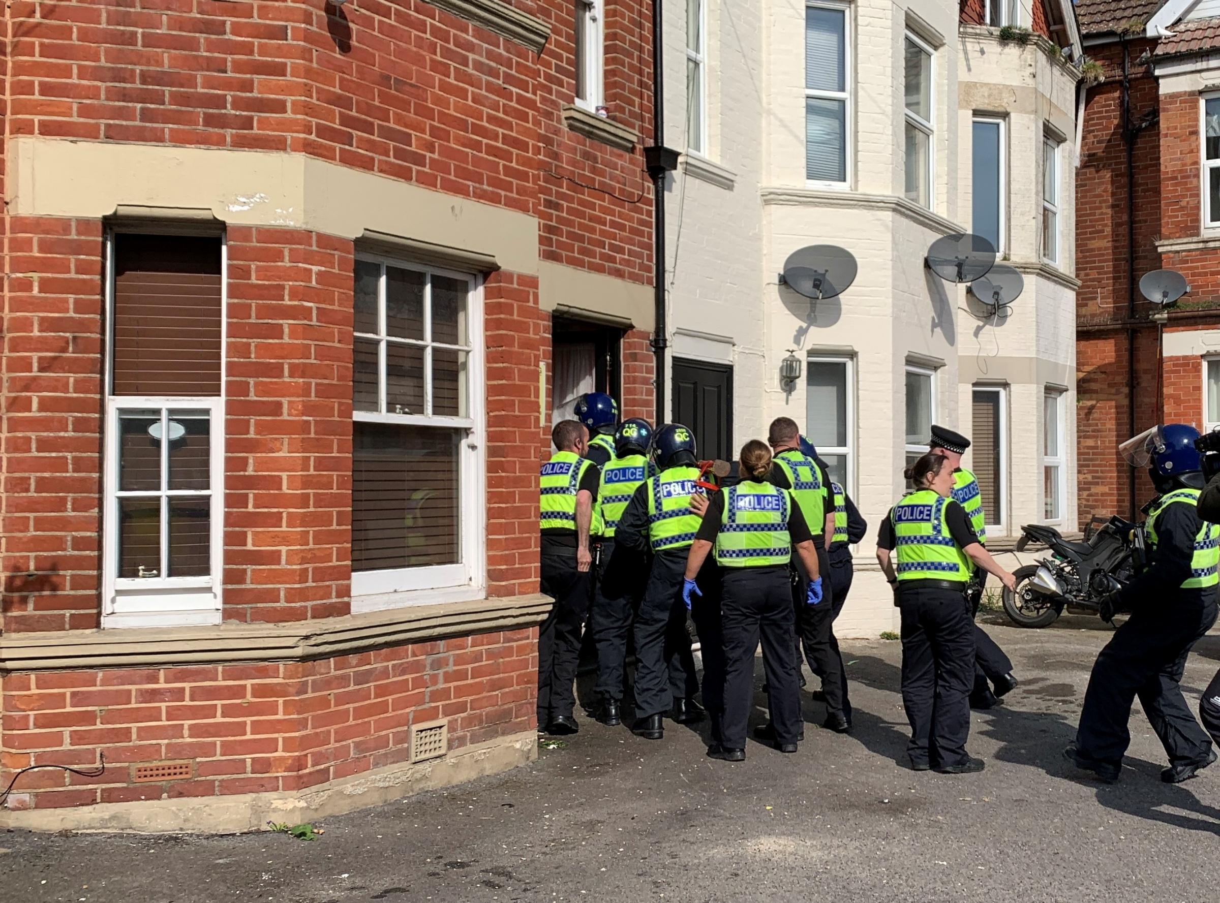 Die Polizei von Dorset sagt, sie arbeite hart daran, Substanzen von den Straßen von Boscombe zu entfernen