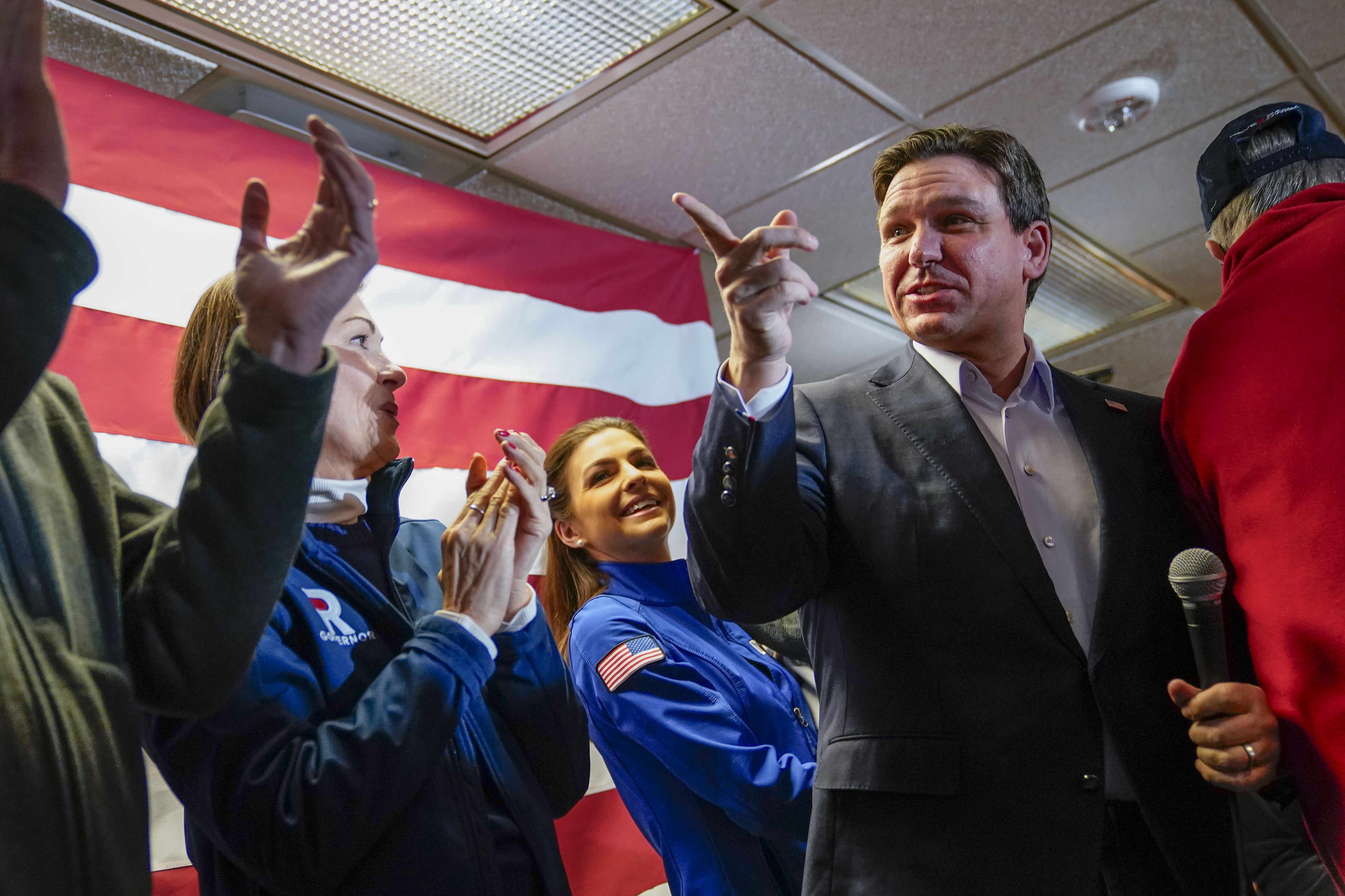 Der Gouverneur von Florida, Ron DeSantis, kämpft um einen Platz im Rennen