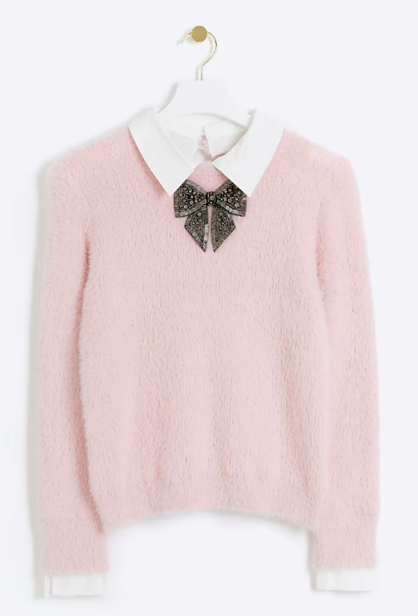 Dieser Pullover könnte Ihnen dabei helfen, zumindest in den Trend einzutauchen