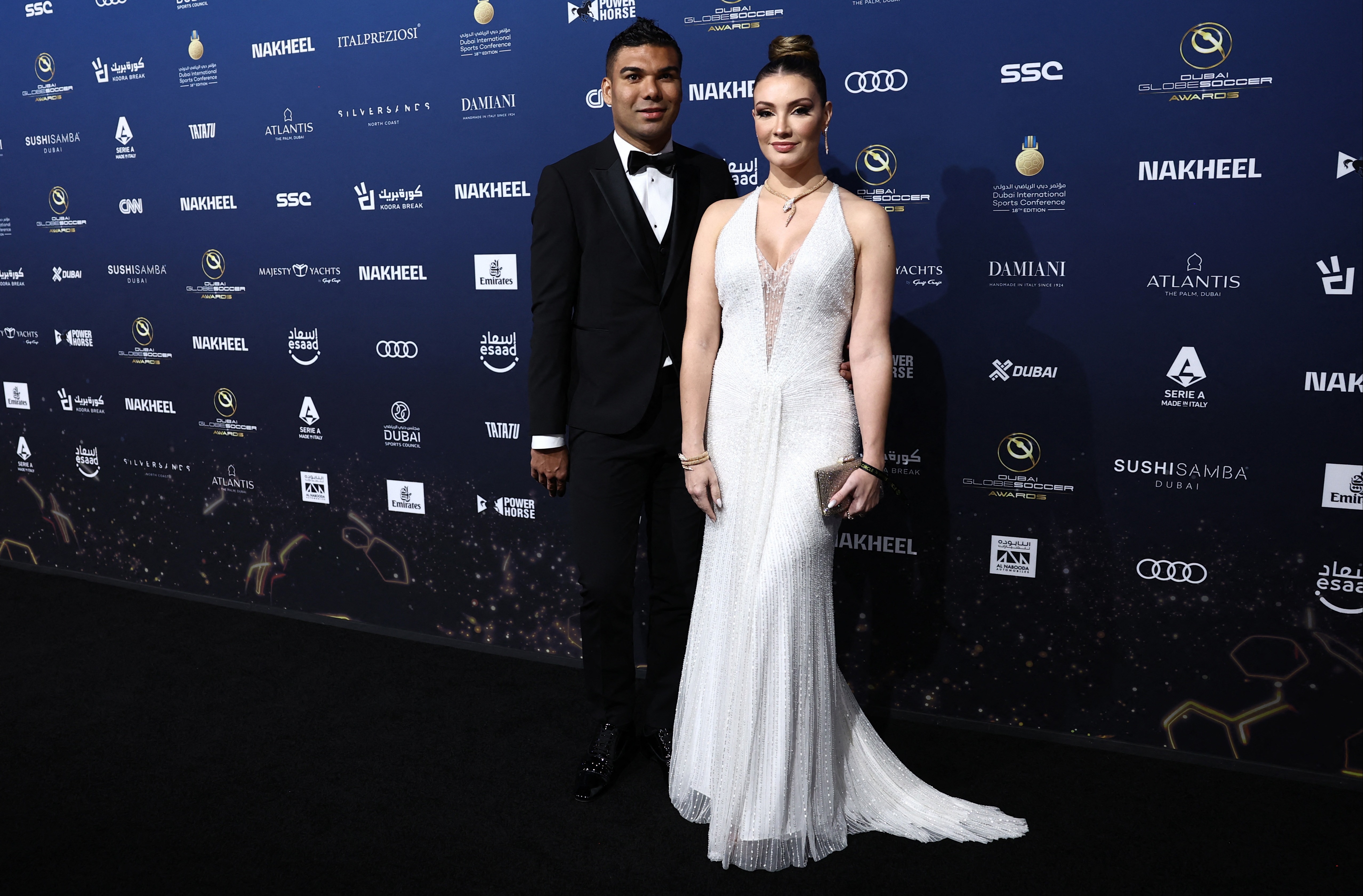 Der Star von Manchester United, Casemiro, nahm zusammen mit seiner Frau Anna Mariana an der Zeremonie teil