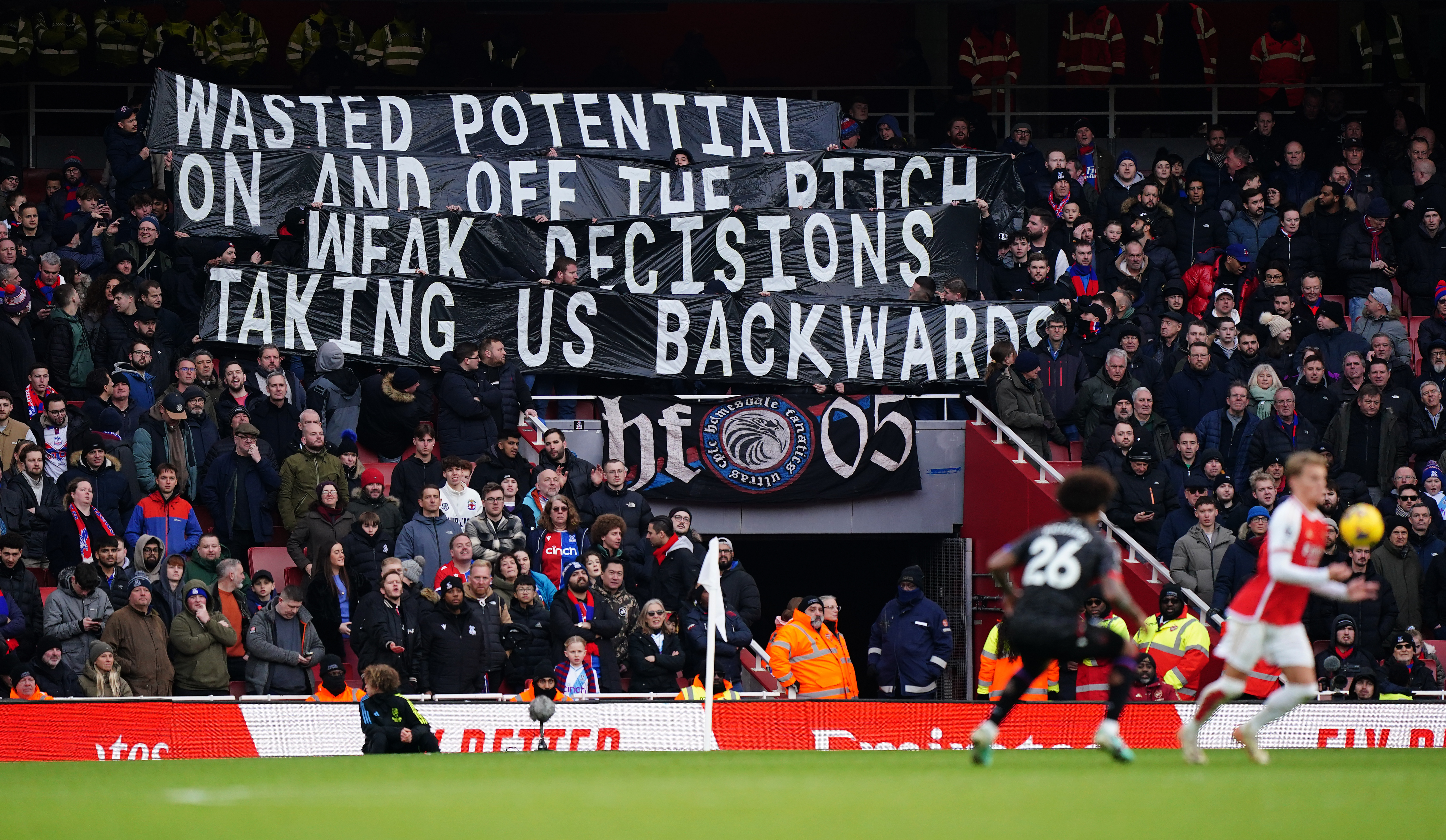 Gegen Ende des Spiels entfalteten Palace-Fans ein Banner