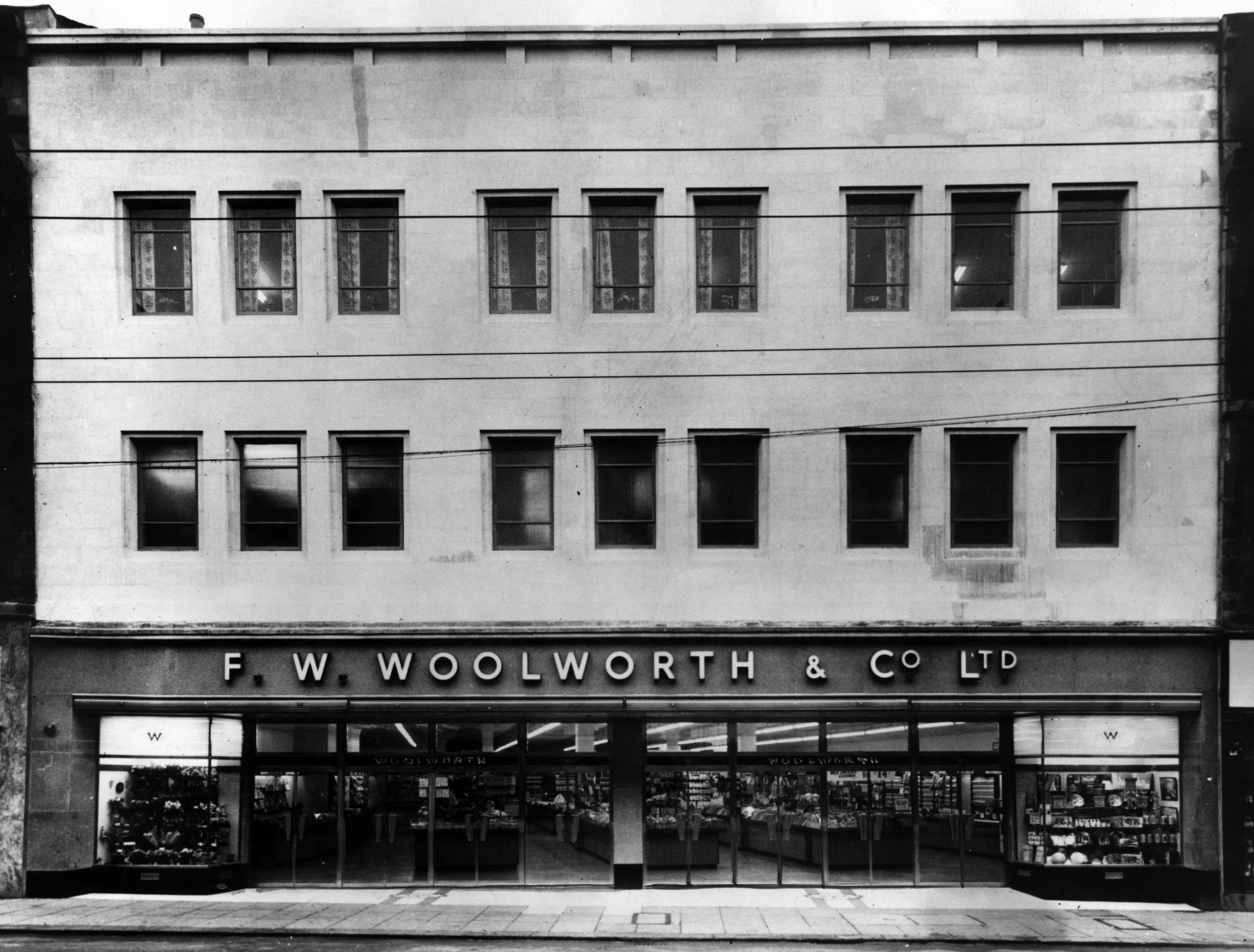 Woolworths war 100 Jahre lang bei Kunden beliebt, dieses Bild wurde 1961 aufgenommen