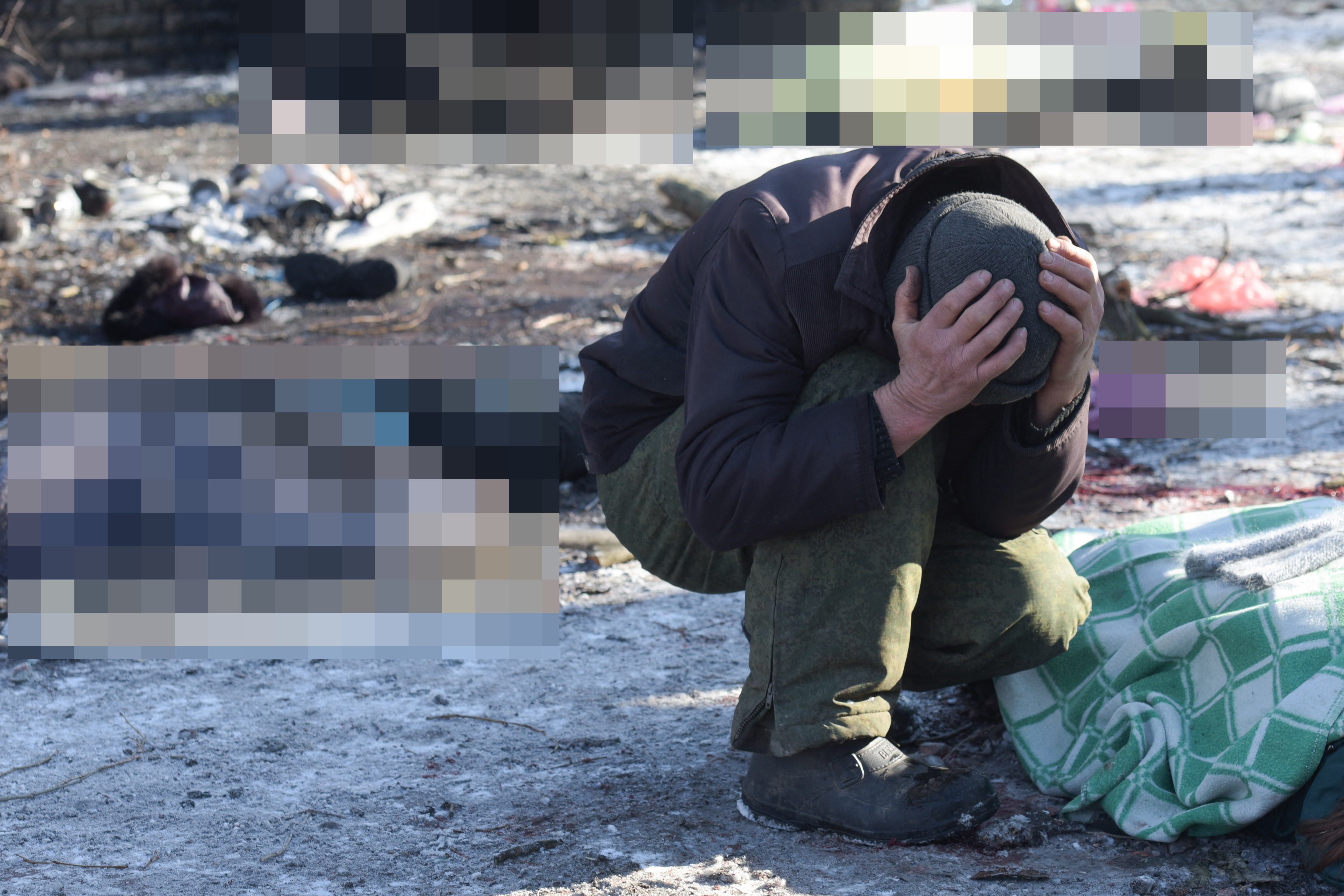 Am Tatort aufgenommene Fotos zeigten weinende Menschen – einige von ihnen haben Angehörige verloren