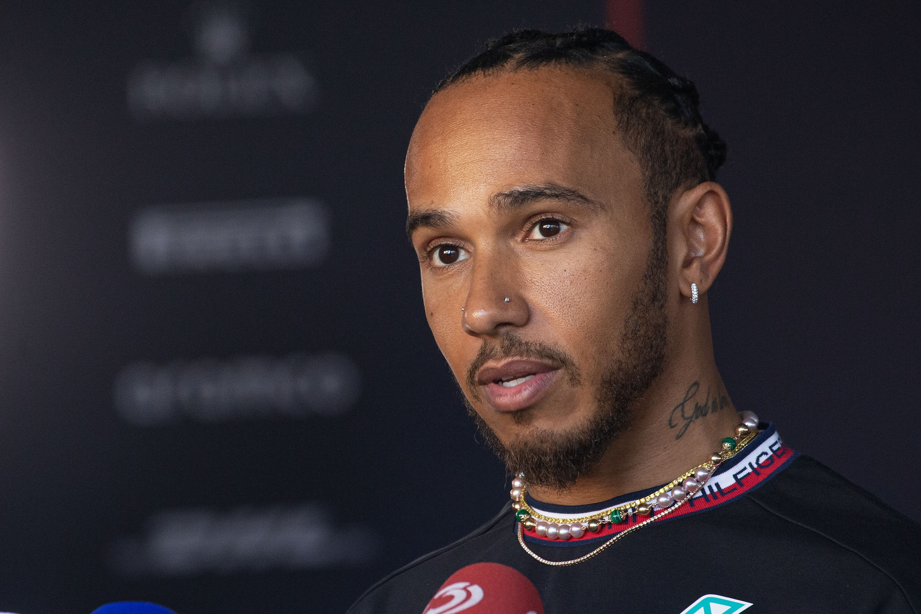 Hamilton bleibt für die Saison 2024 bei Mercedes