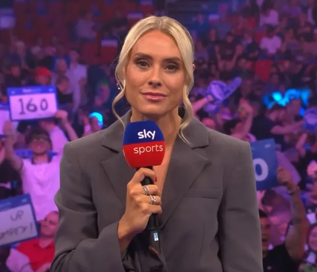 Emma Paton präsentiert Darts für Sky Sports