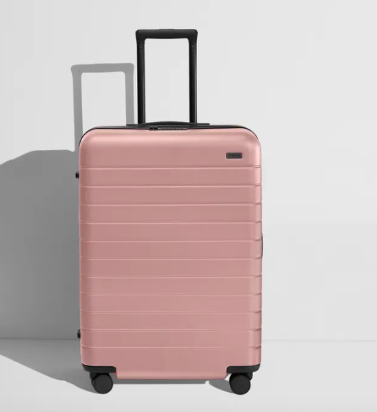 The Medium Flex Suitcase is ideal for long-haul journeys and two-week vacations