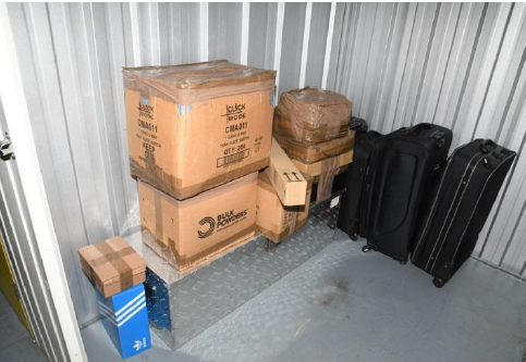 In Kisten und Koffern rund um verschiedene Lagerräume in London wurden 3 Millionen Pfund gefunden