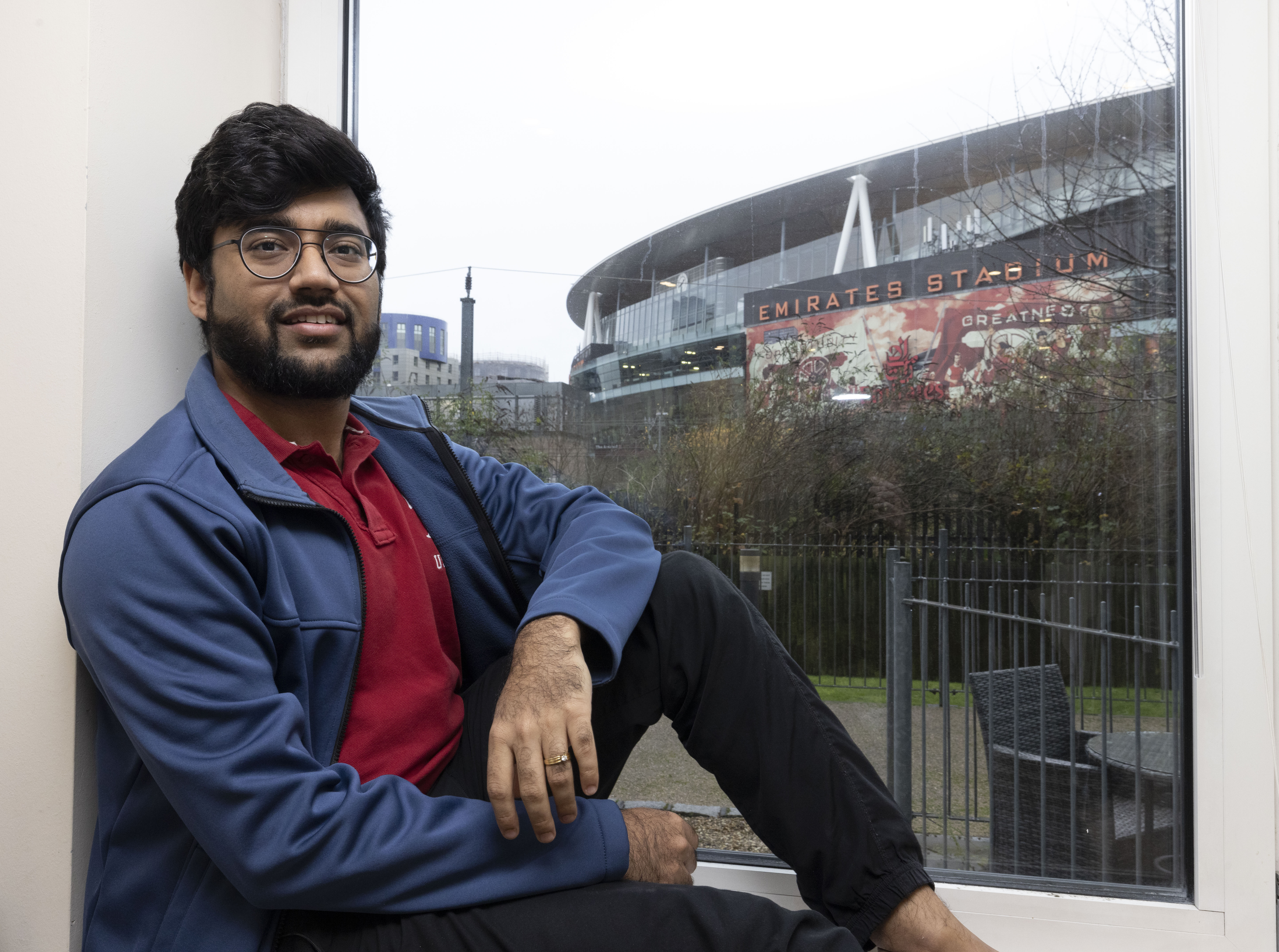 Jigar Tharkkar ist ein Liverpool-Fan, der seit zwei Jahren mit Blick auf den Boden lebt