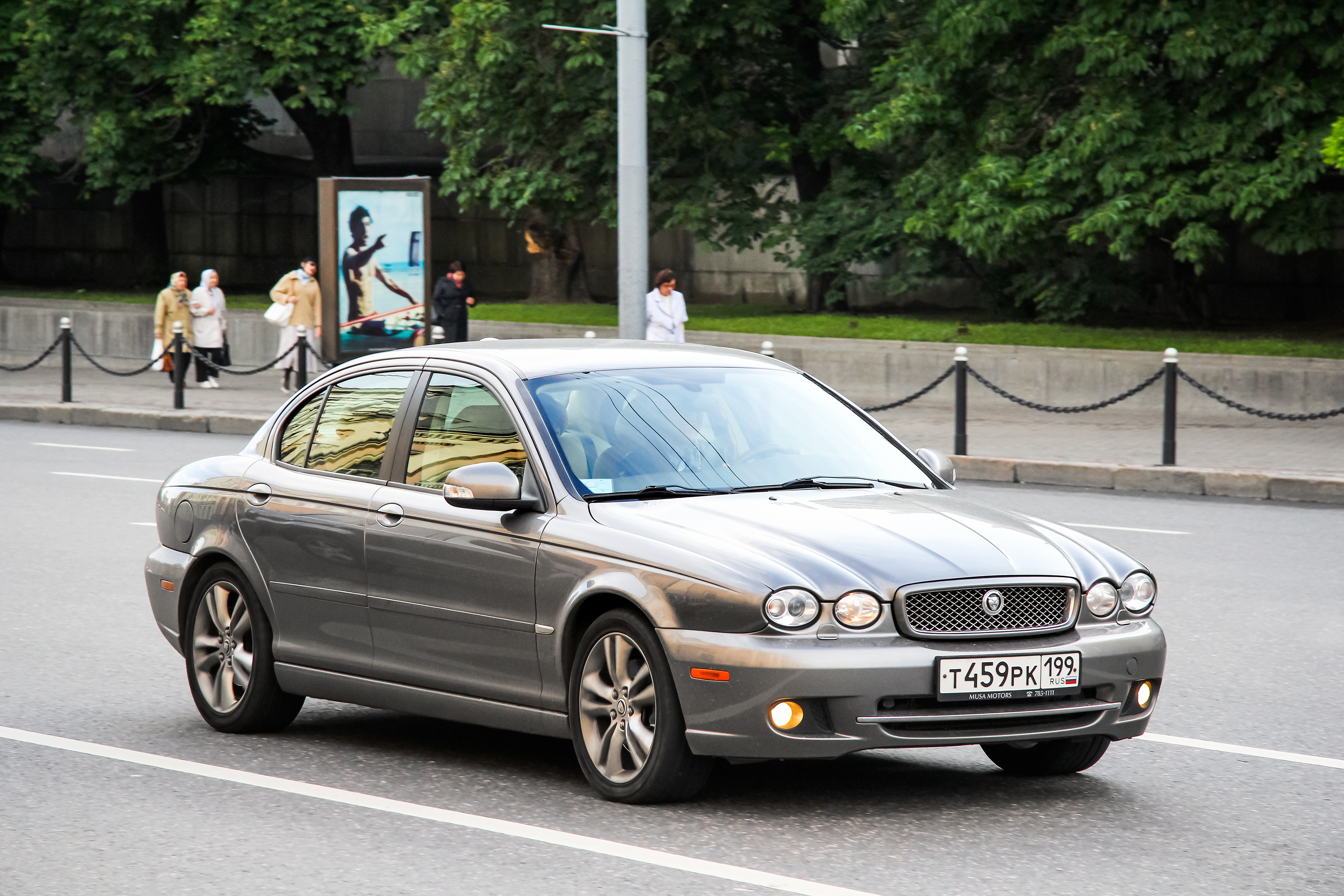 Der Jaguar X-Type ist selten anzutreffen und besteht zu 90 % aus Teilen mit dem Ford Mondeo