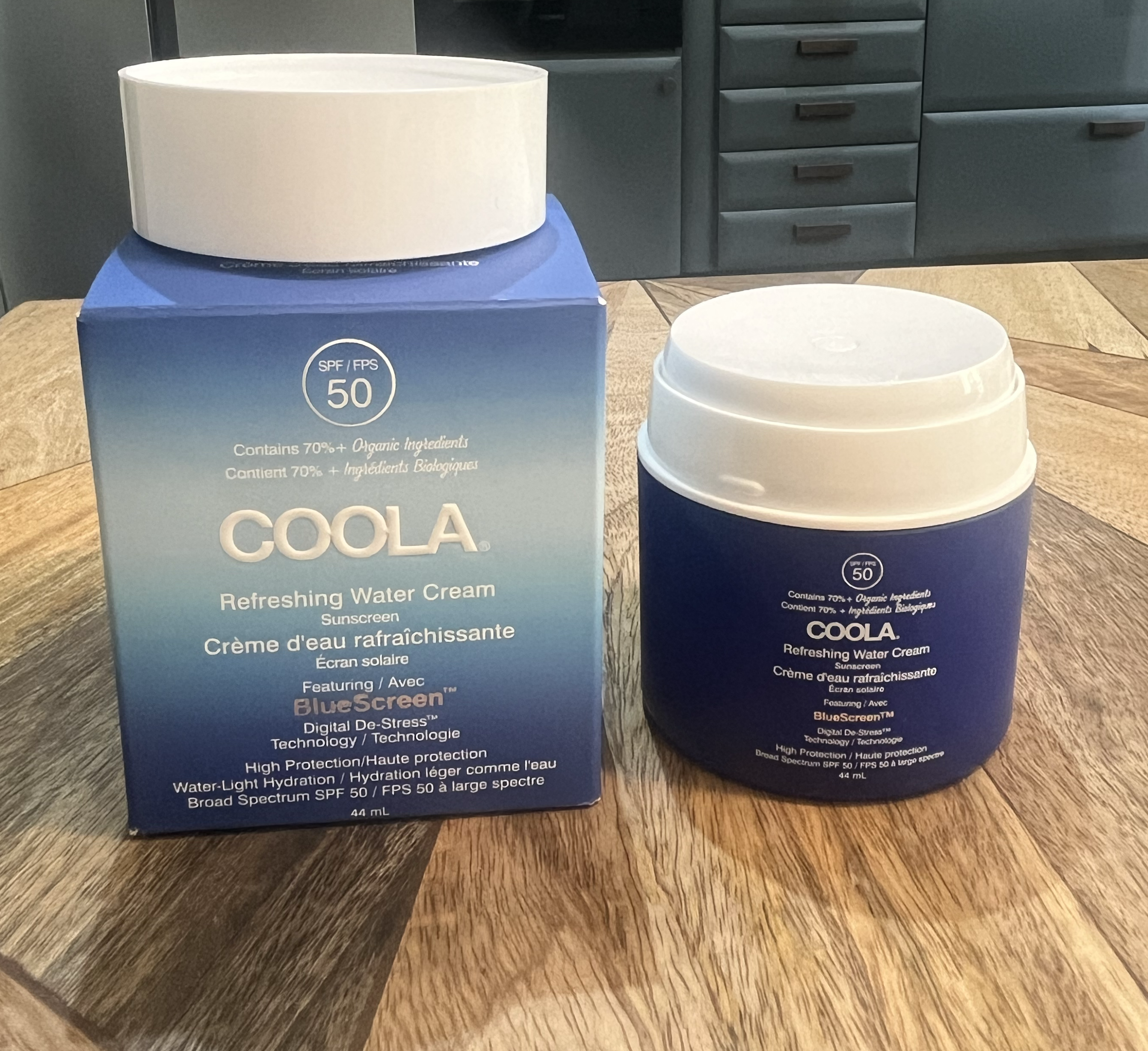 Light and soothing, the Coola Refreshing Water Cream will provide sun protection.