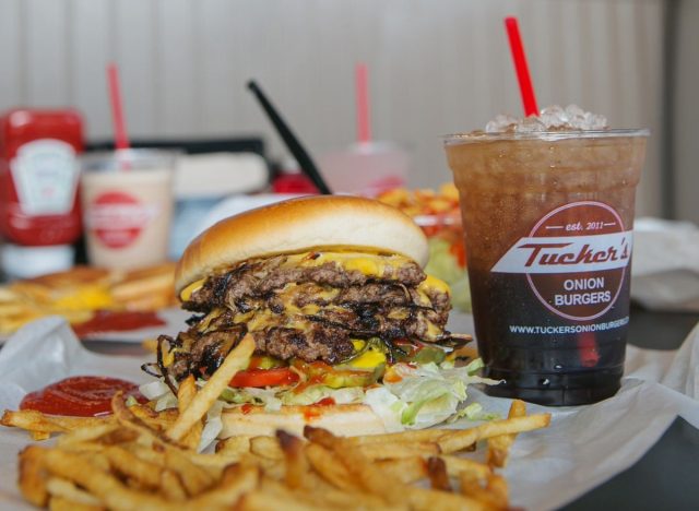 Tuckers Zwiebel-Burger-Teller