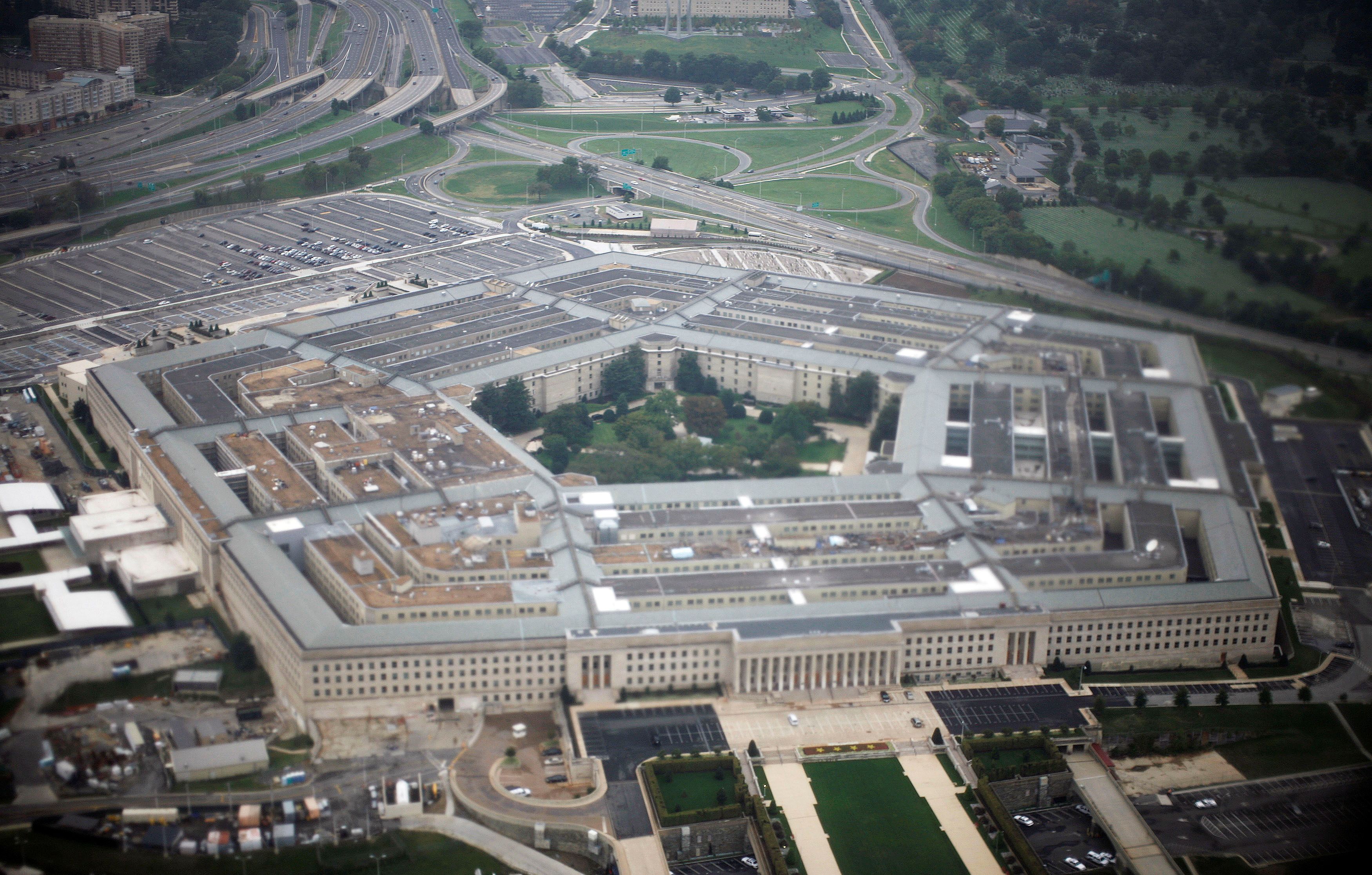 Das Pentagon wies alle Behauptungen zurück, es habe Mitarbeiter zum Schweigen gebracht, weil sie über UFOs, außerirdisches oder außerirdisches Leben gesprochen hätten