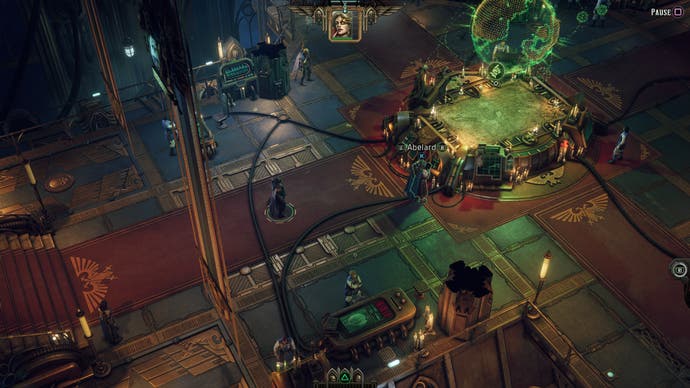 Ein Rogue Trader-Screenshot, der die Brücke des Flaggschiffs des Spielers zeigt.