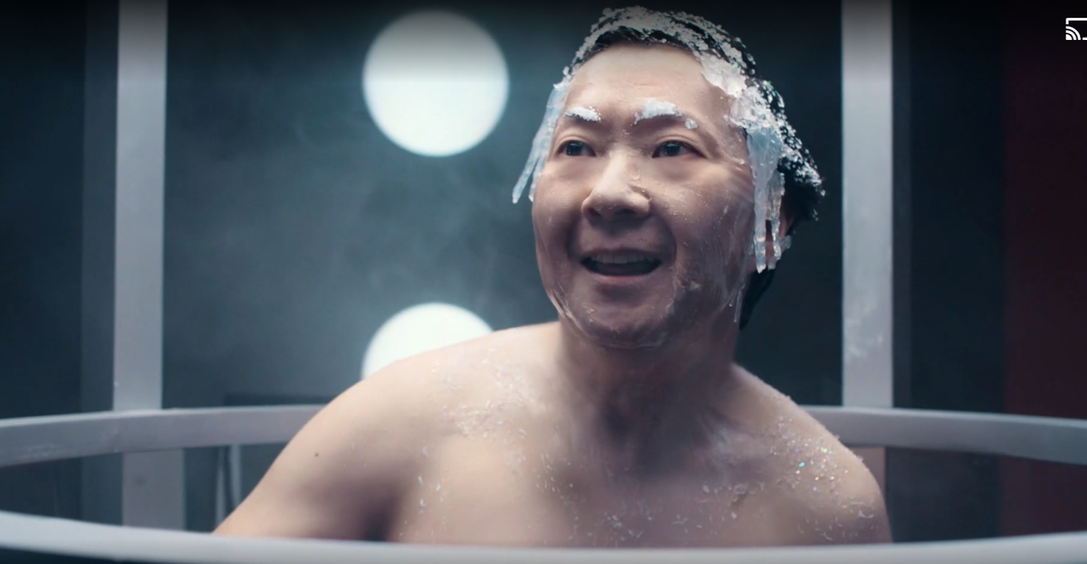 Ken Jeong erscheint im Popeyes-Werbespot