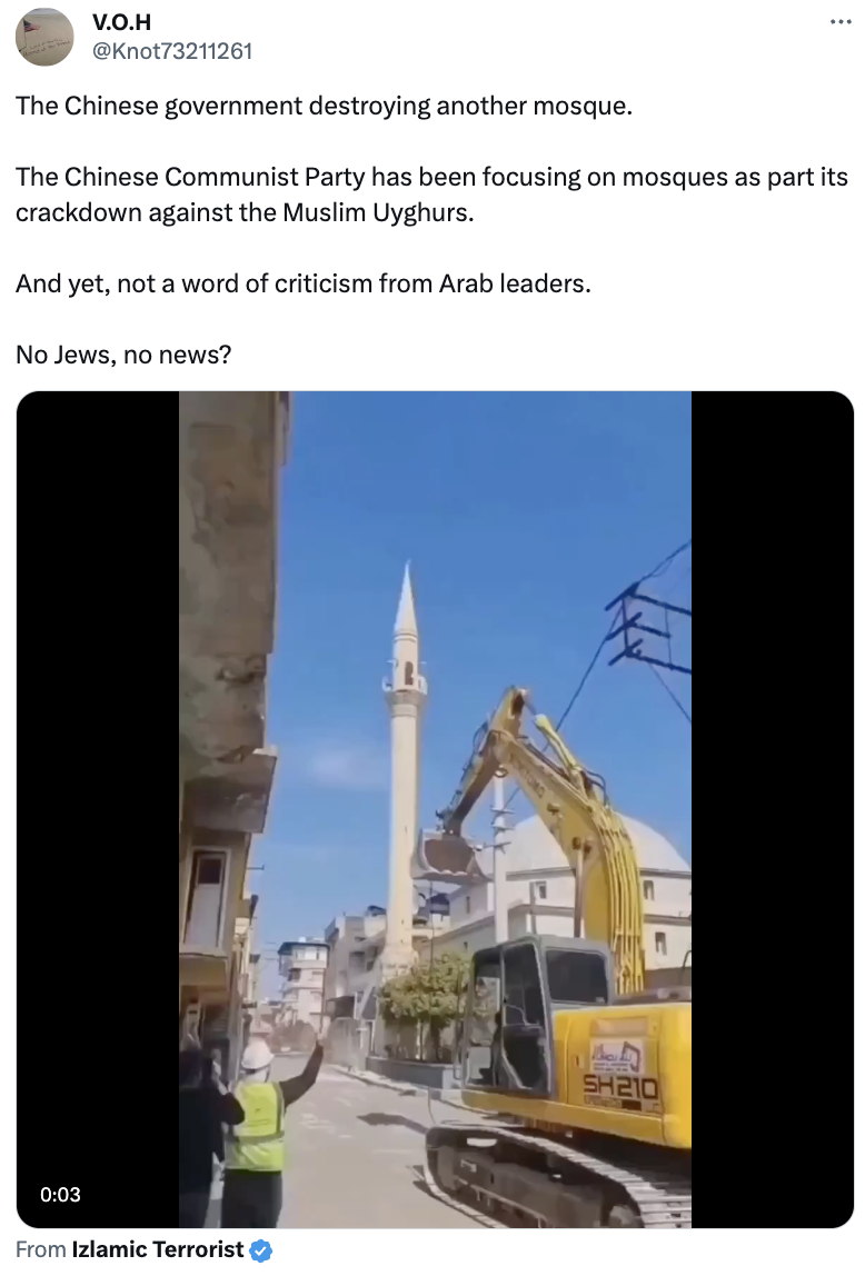 Dies ist ein Screenshot eines Beitrags auf X, in dem fälschlicherweise behauptet wurde, dass diese Moschee im Rahmen des Vorgehens der chinesischen Regierung gegen Uiguren zerstört wurde.
