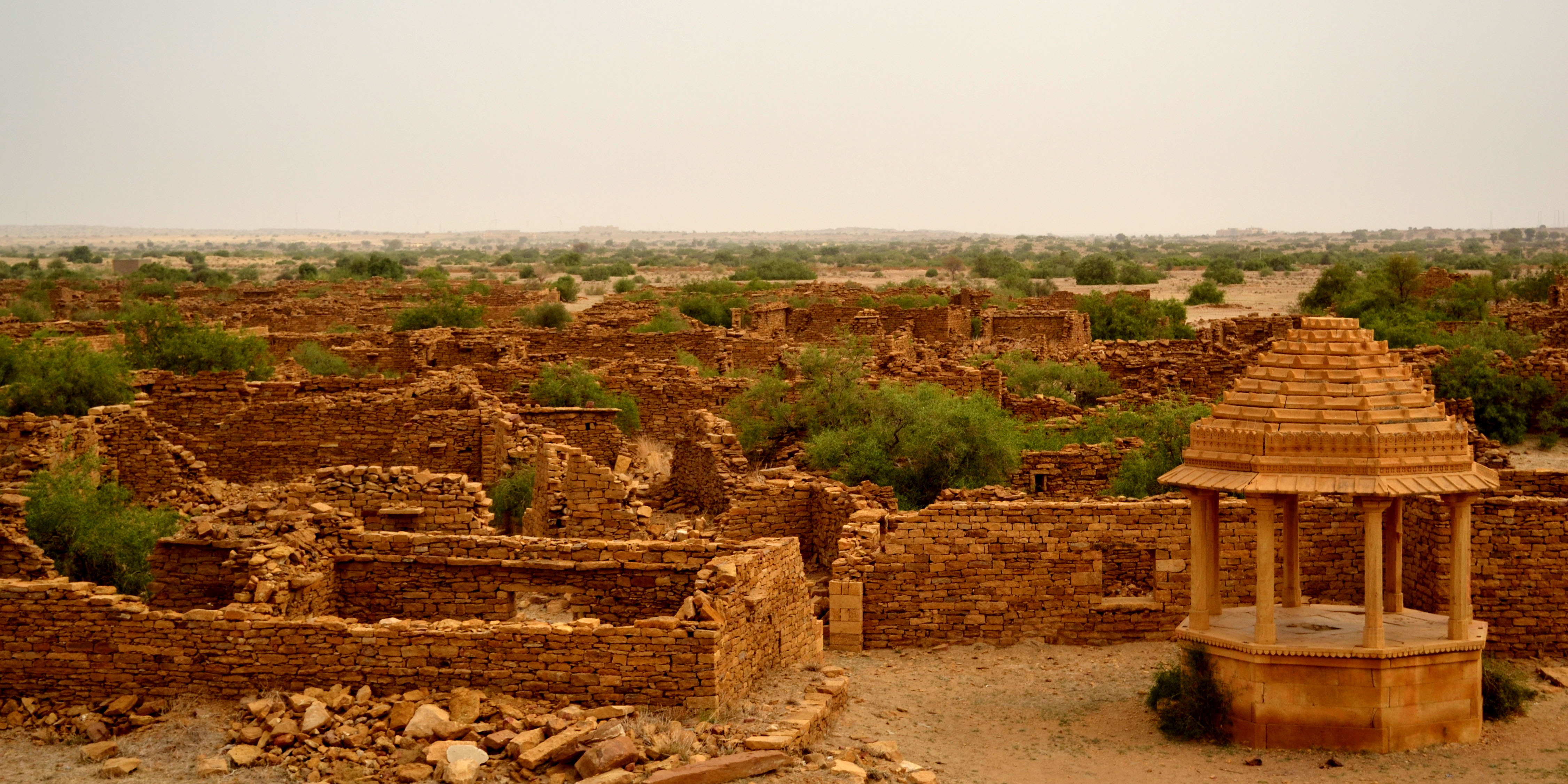 Das Dorf ist in der Zeit eingefroren, nachdem das „Monster von Jaisalmer“ die Einheimischen vertrieben hat