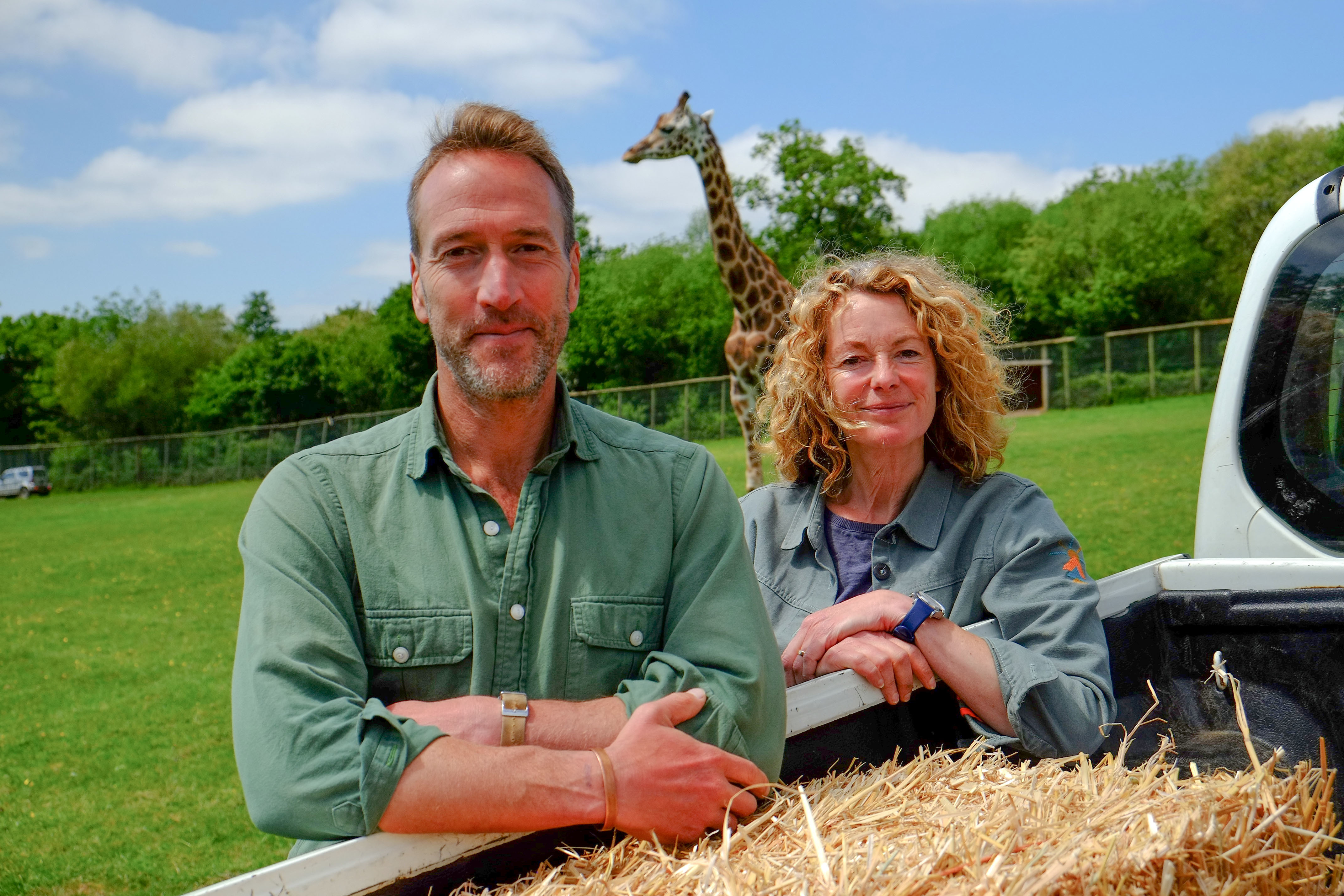 Ben Fogle und Kate Humble filmen in einem Giraffenreservat für die BBC One-Serie