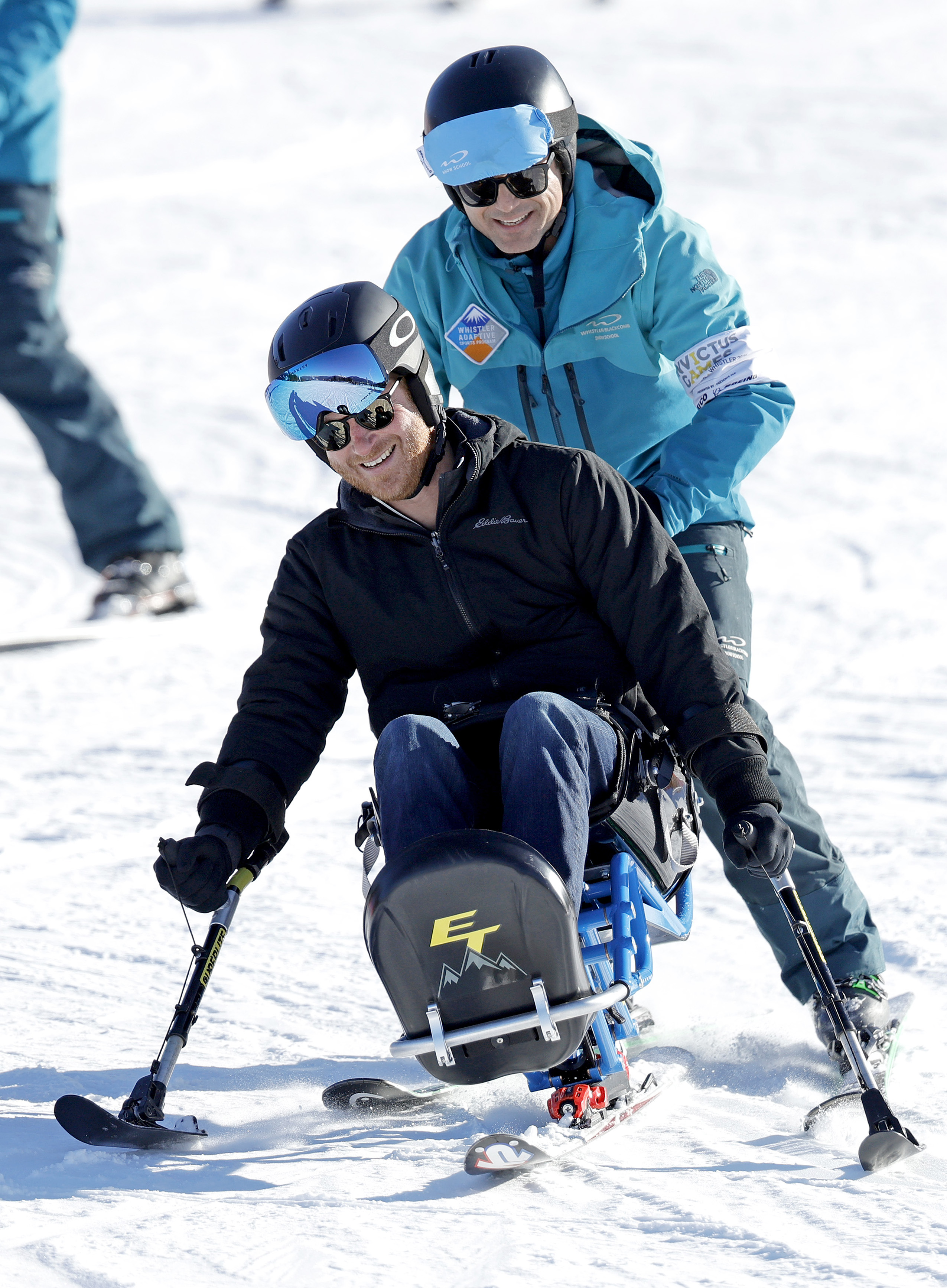 Harry probierte Sit-Skiing aus, während er und Meghan die Invictus Games im nächsten Jahr starteten