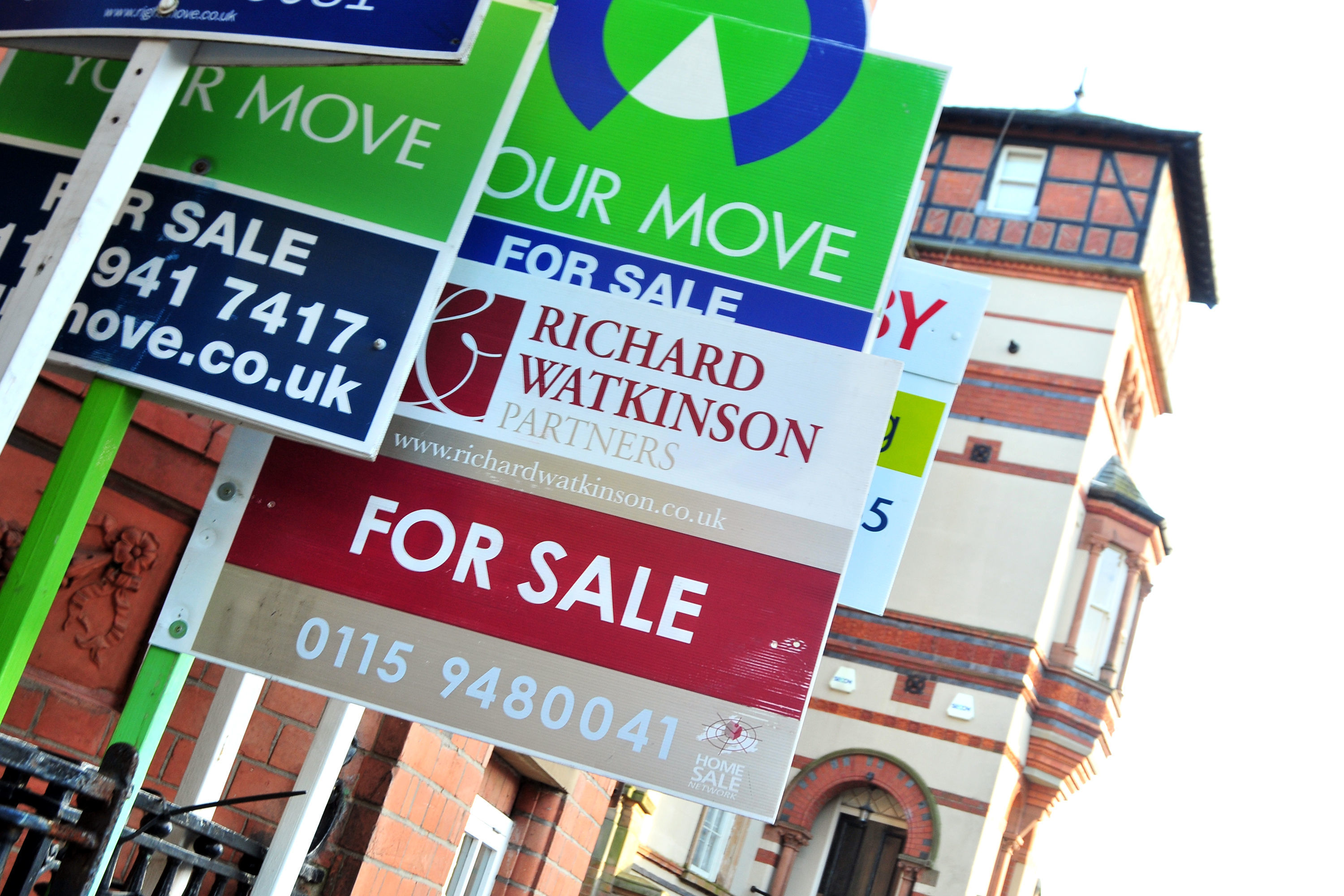 Nach Angaben des Office for National Statistics ist der durchschnittliche Immobilienpreis im Vereinigten Königreich im vergangenen Jahr um 4.000 £ gesunken