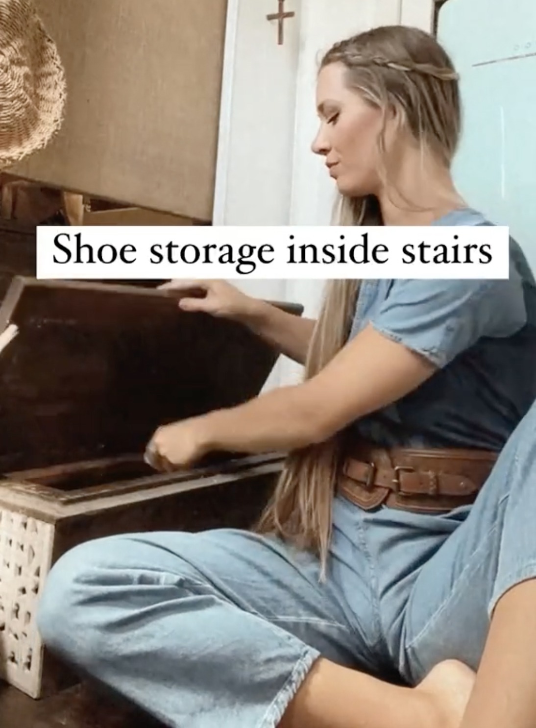 Ihre Treppe beherbergte alle ihre Schuhe