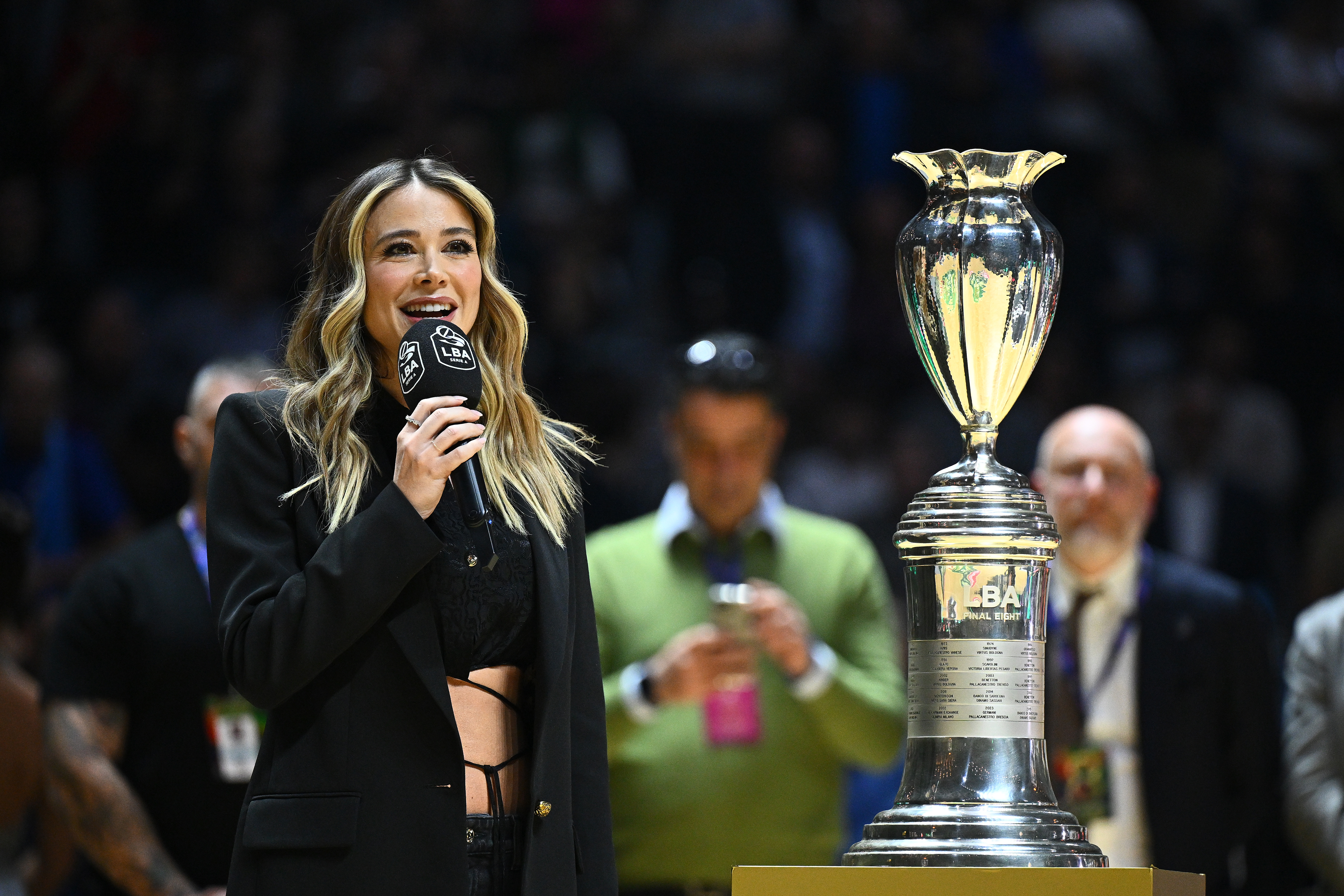 Diletta moderierte das Finale des italienischen Pokals zwischen den Basketballmannschaften Neapel und Mailand