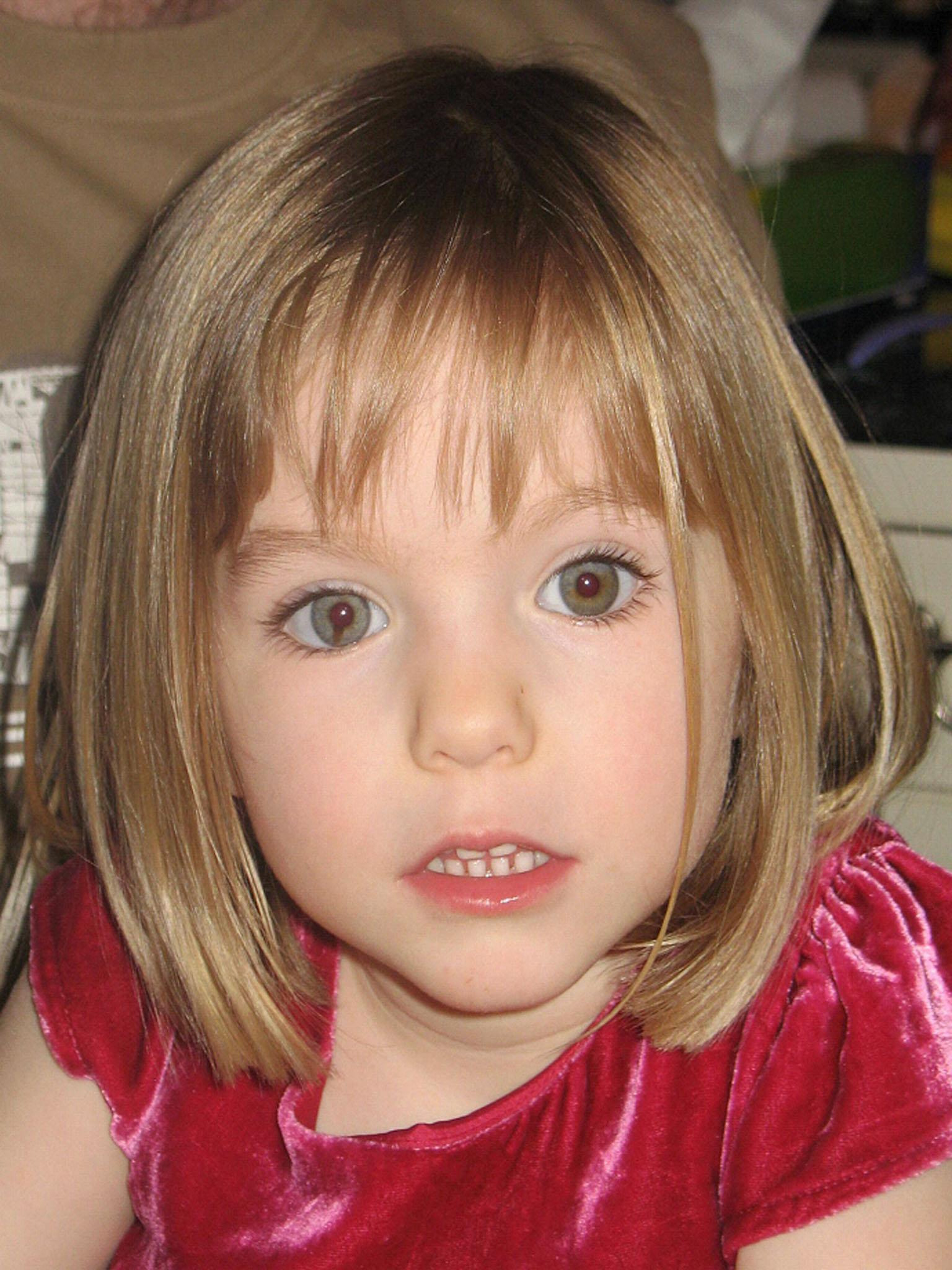 Madeleine wurde am 3. Mai 2007 vermisst, als ihre Familie in Praia da Luz an der Algarve in Portugal Urlaub machte