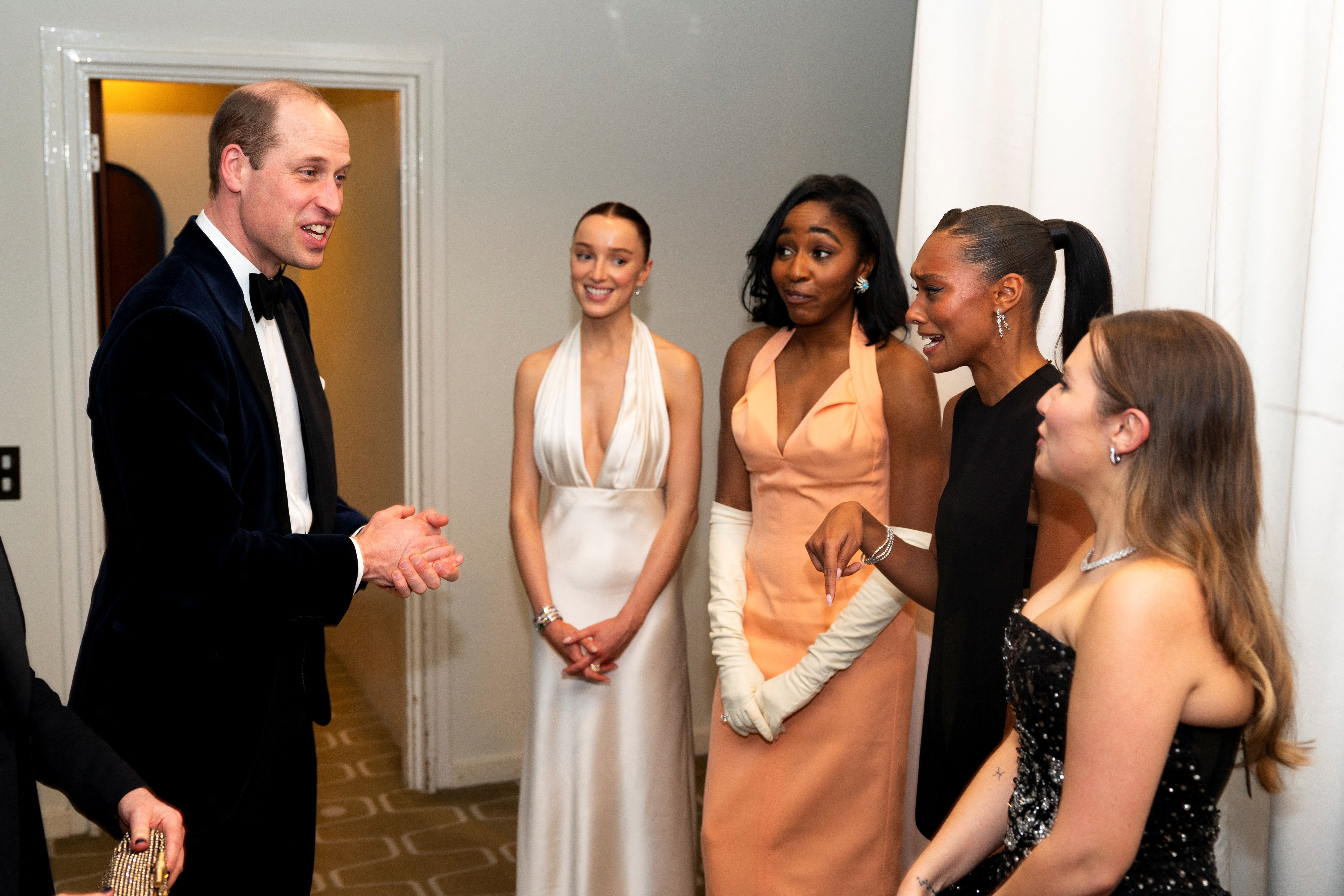 Prince of Wales trifft Mia und ihre Rising Star-Nominierten Phoebe Dynevor, Ayo Edebiri und Sophie Wilde