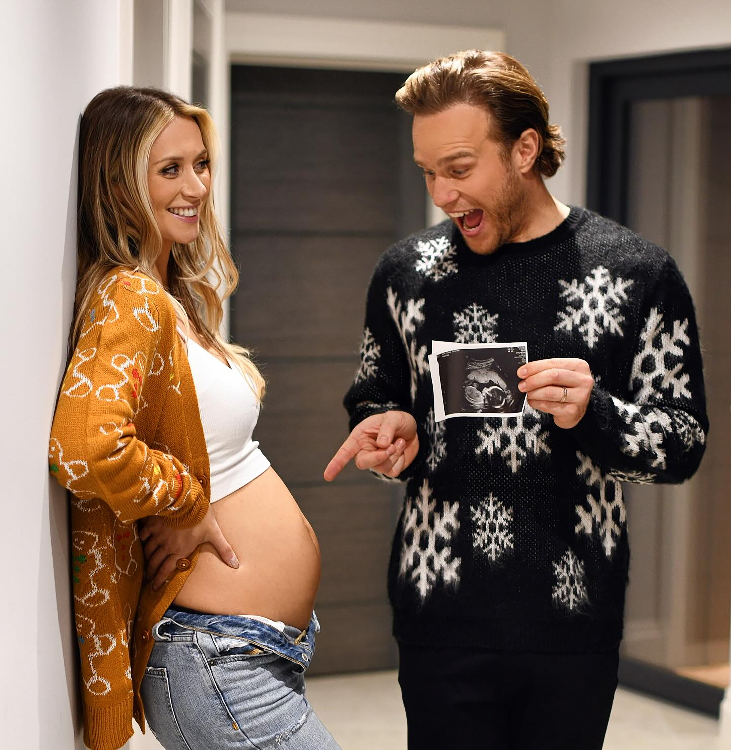 Olly und Amelia gaben im Dezember ihre Schwangerschaftsnachrichten bekannt