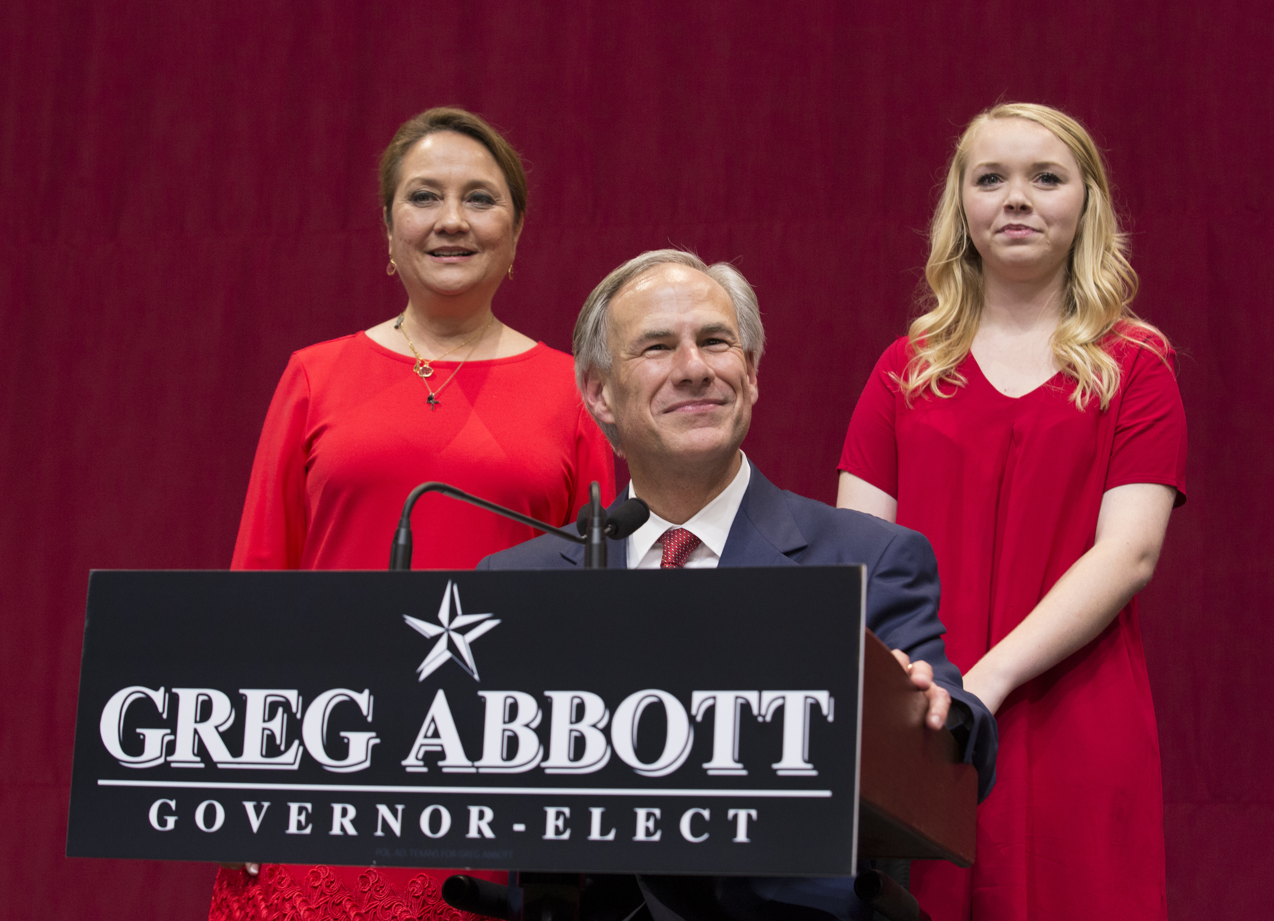 Audrey Abbott, die erste Tochter von Texas, setzte sich bei mehreren Veranstaltungen im ganzen Bundesstaat für die politischen Ambitionen ihres Vaters ein