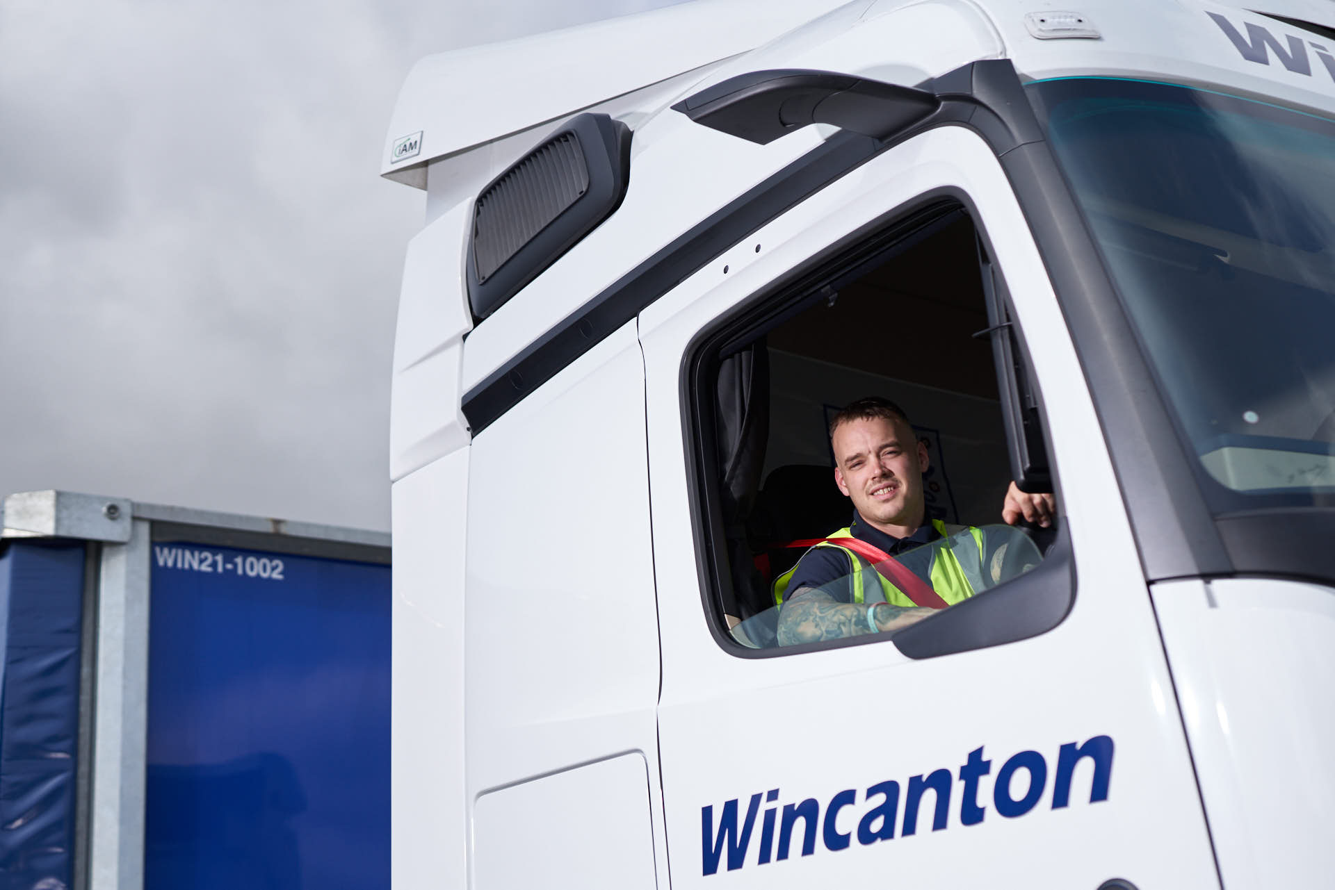 Für Wincanton, einen der letzten unabhängigen britischen Transportunternehmer, ist ein Bieterkrieg zwischen zwei ausländischen Käufern ausgebrochen