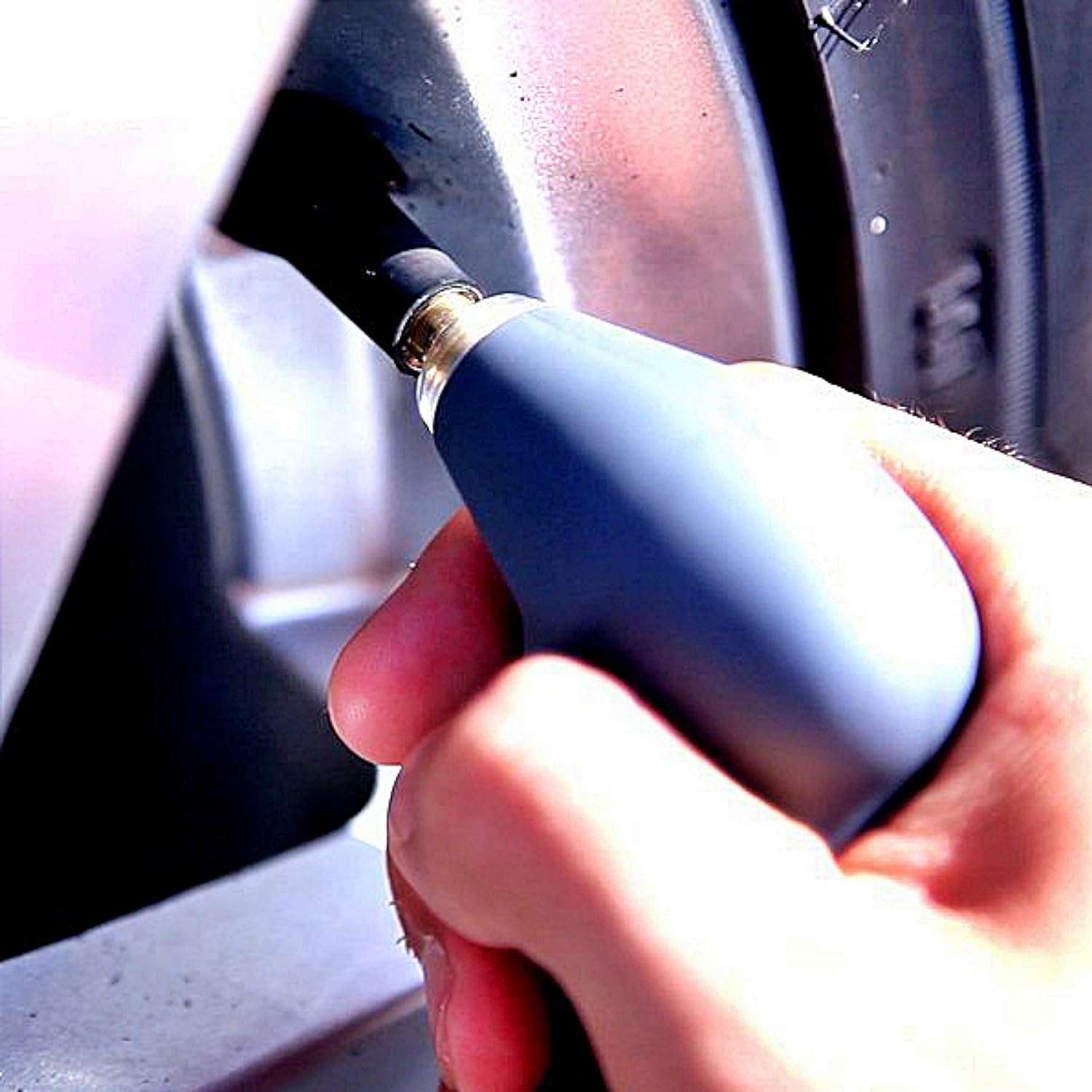 Das digitale Reifendruckmessgerät ist praktisch, um Ihren Reifendruck zu messen