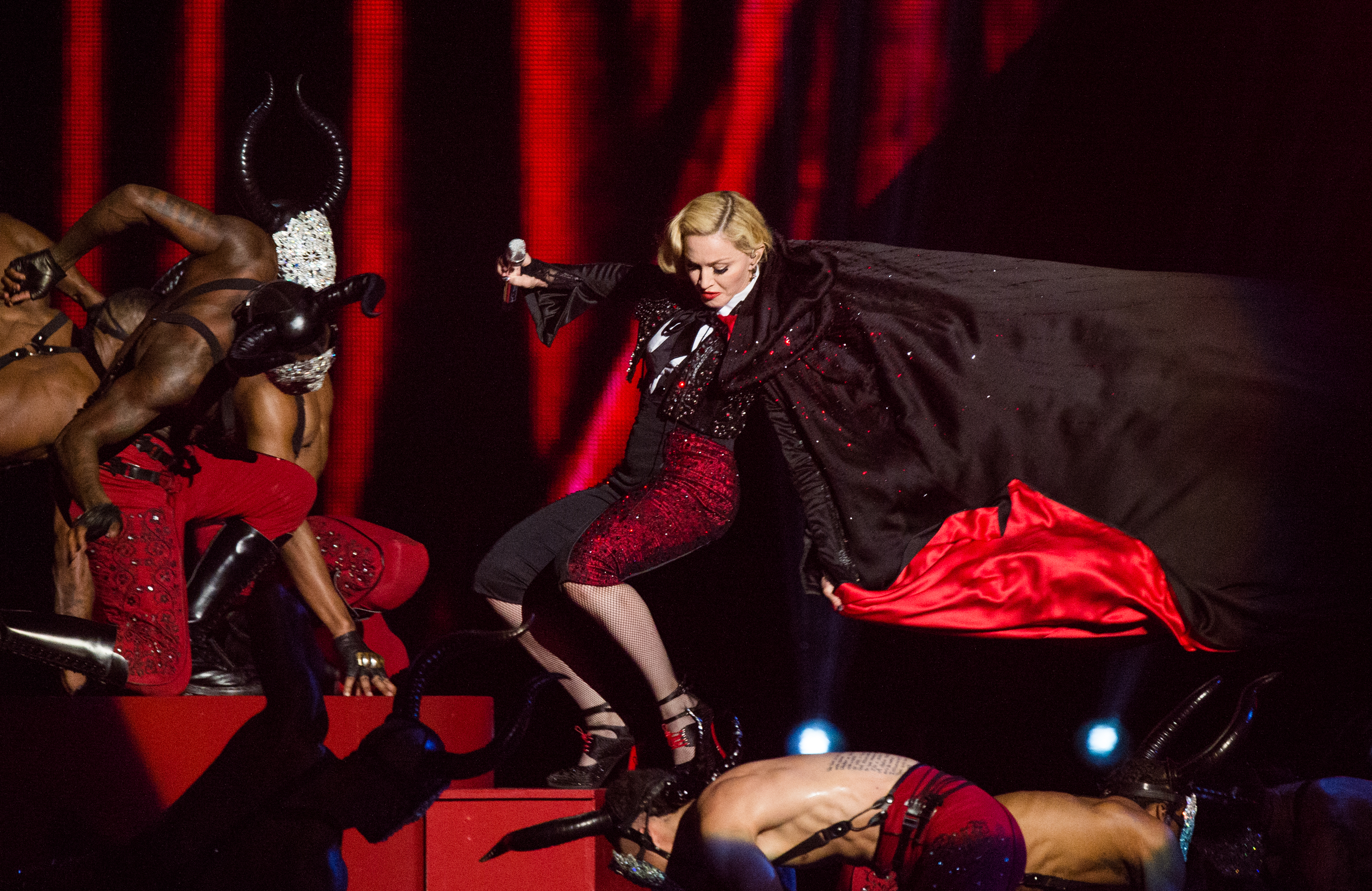 Madonna stürzte während eines fehlgeschlagenen Auftritts bei den BRITs eine Treppe hinunter