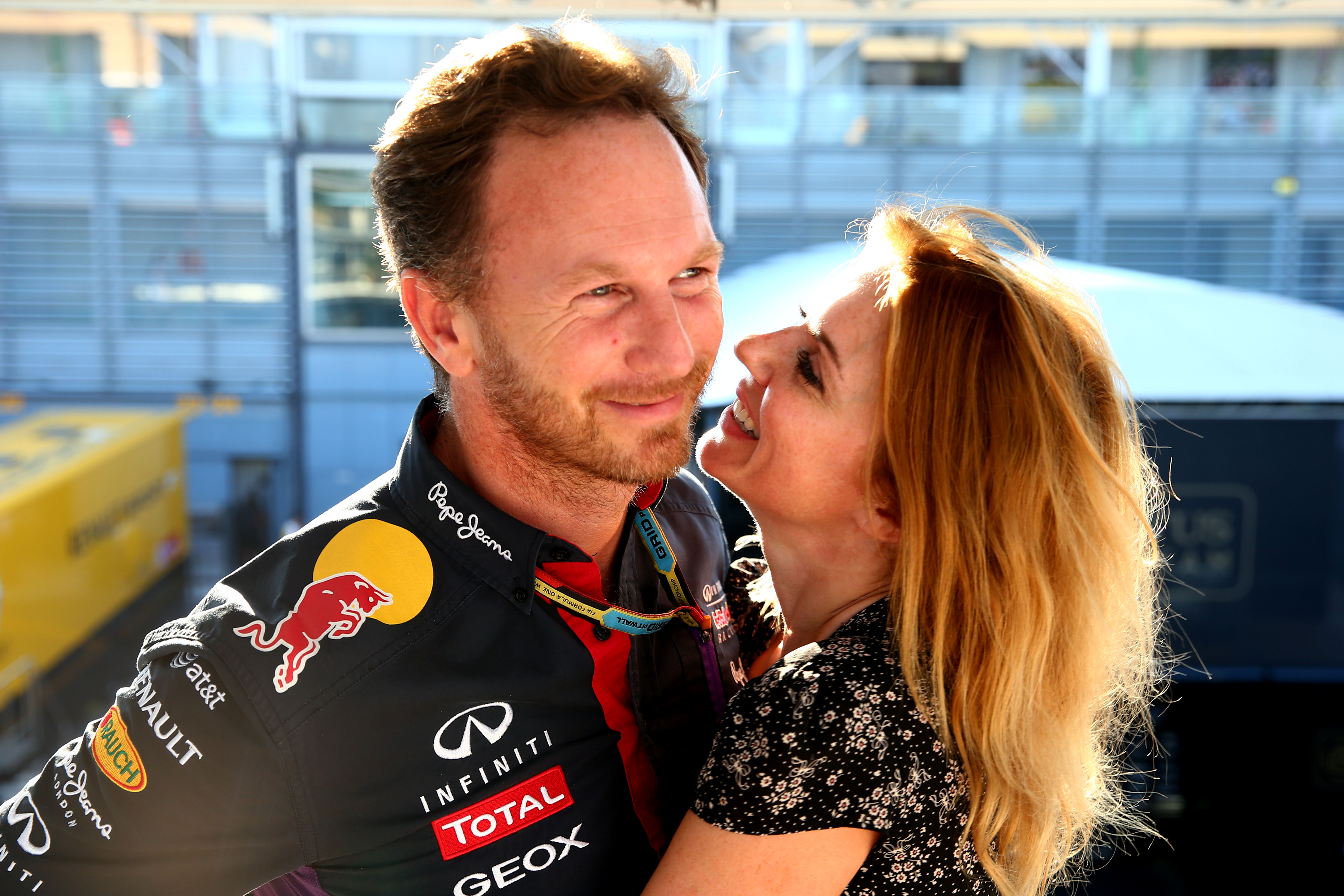 Horner und Geri posieren nach dem F1-Grand-Prix von Italien im Autodromo di Monza im Jahr 2014