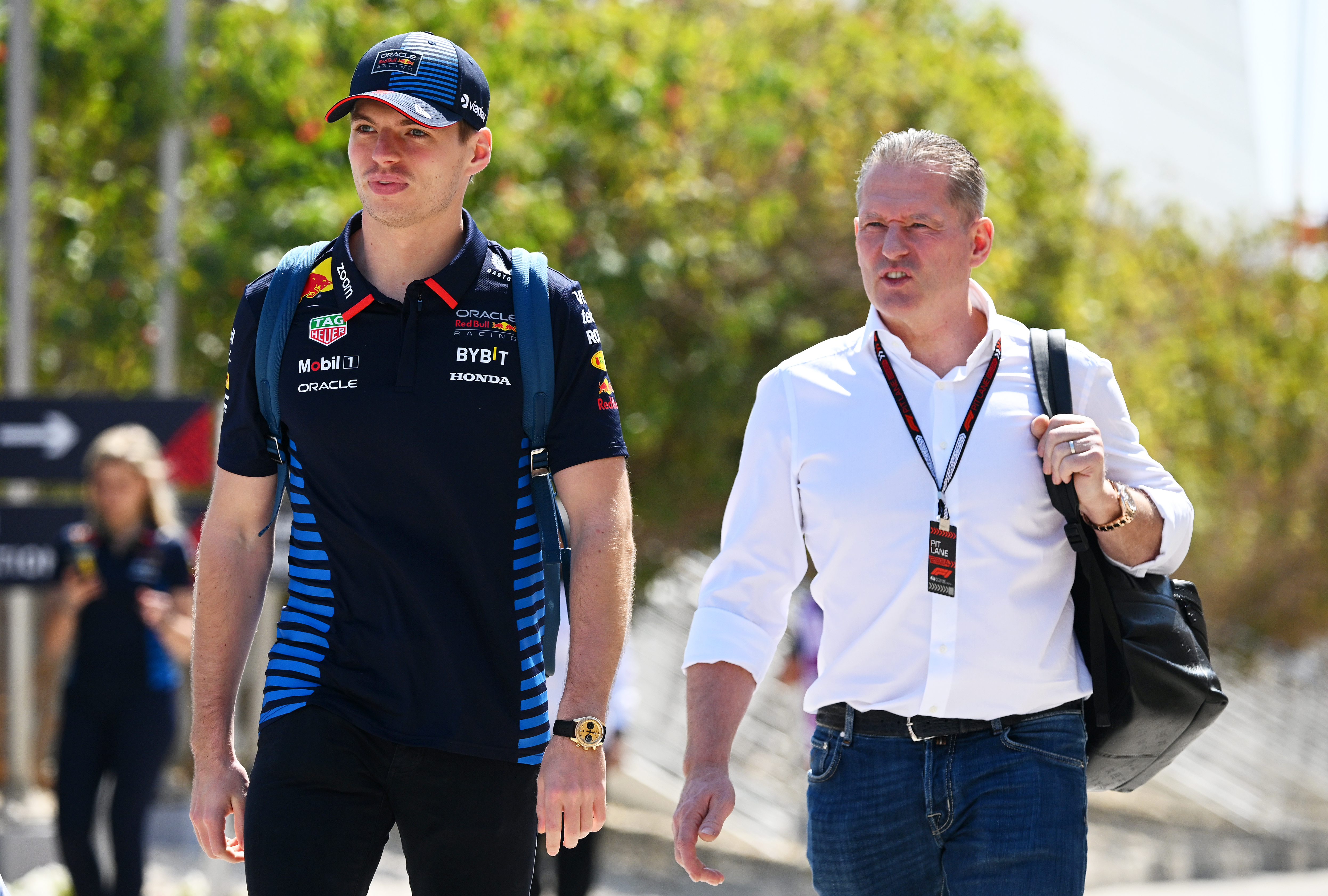 Nachdem sein Sohn an diesem Wochenende den Großen Preis von Bahrain gewonnen hatte, deutete Verstappens Senior an, dass „Opfer“ Horner zurücktreten sollte