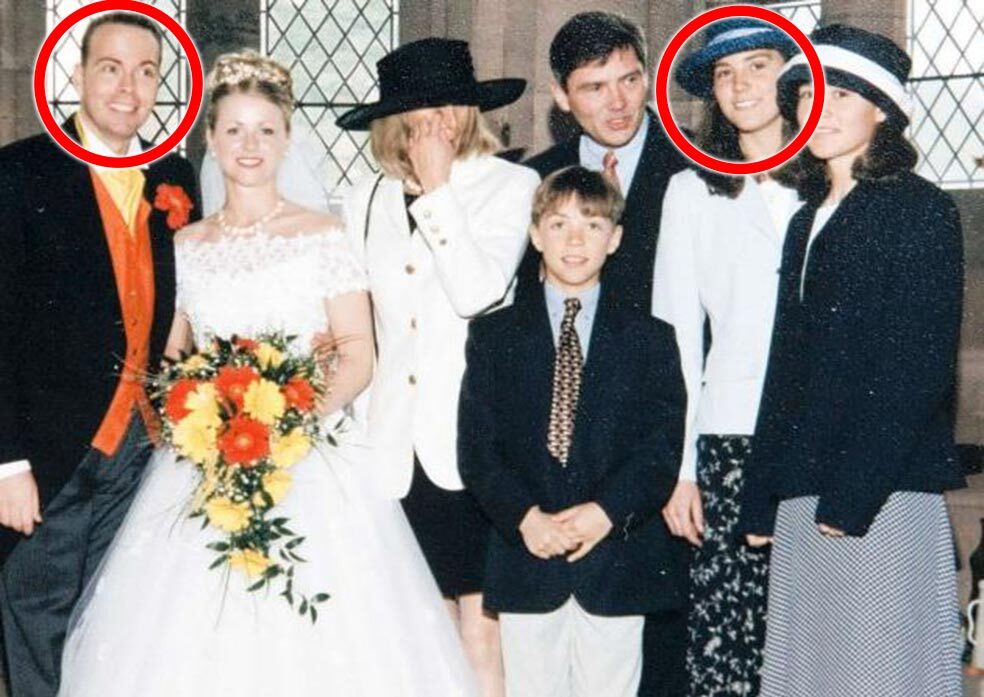 Gary, links eingekreist, abgebildet bei seiner zweiten Hochzeit, neben dem jugendlichen Gast Kate, rechts