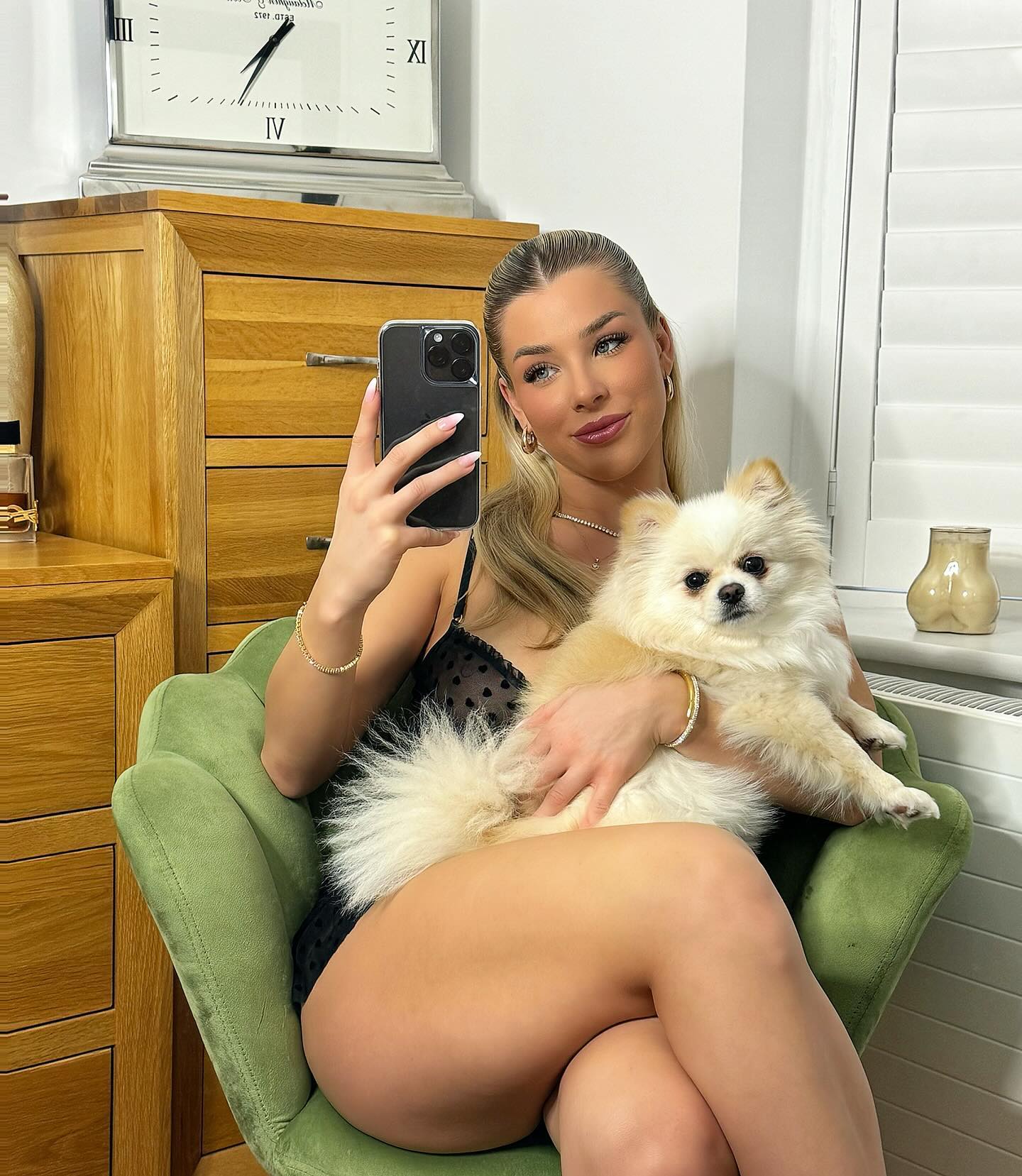 Wright posierte letzten Monat mit ihrem Hund