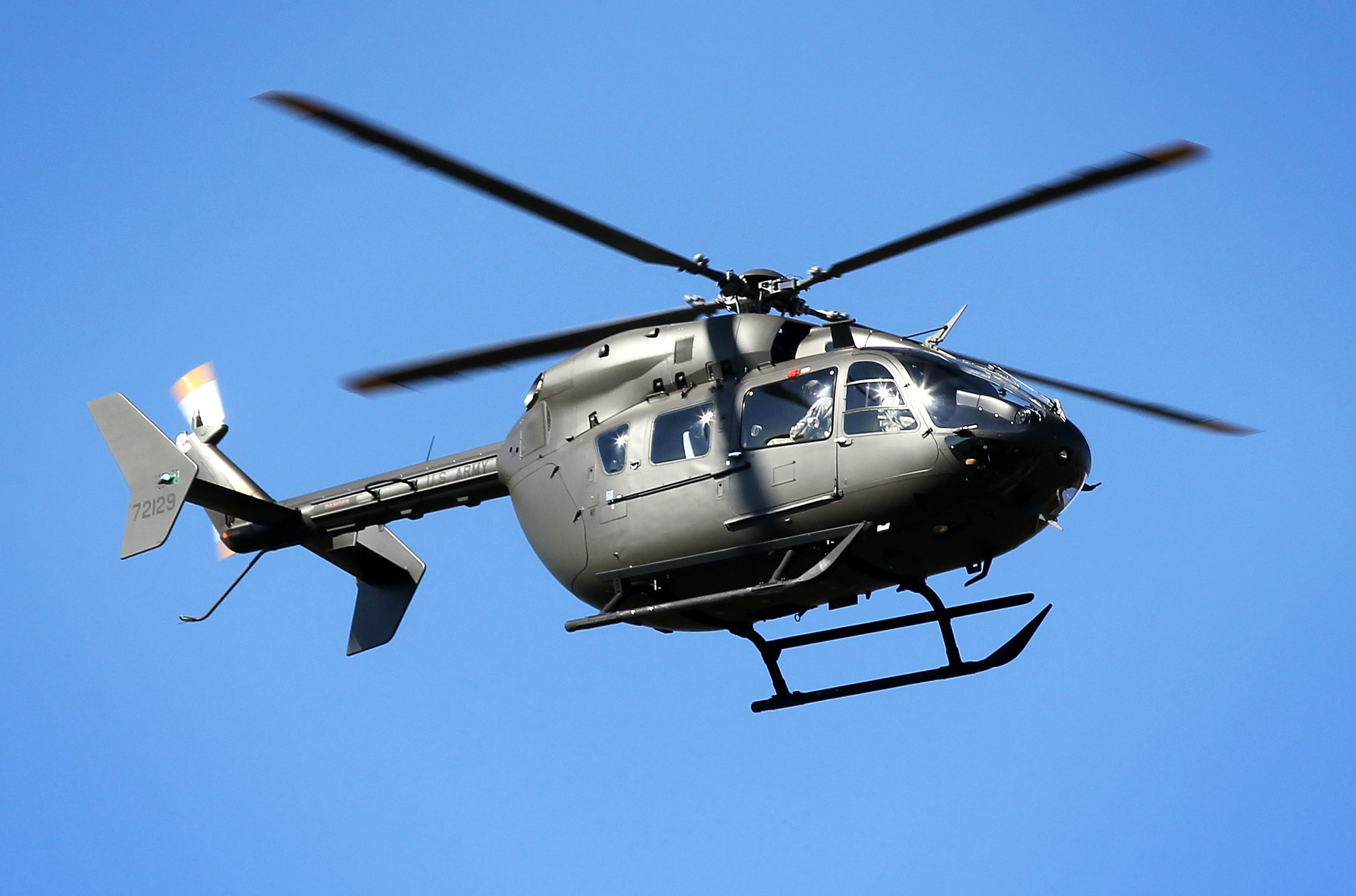 Der UH-72 Lakota-Hubschrauber ist als leichtes Mehrzweckflugzeug bekannt, das weltweit für eine Reihe von Aufgaben eingesetzt wird, vom Notfalltransport bis hin zu Geschäftsreisen