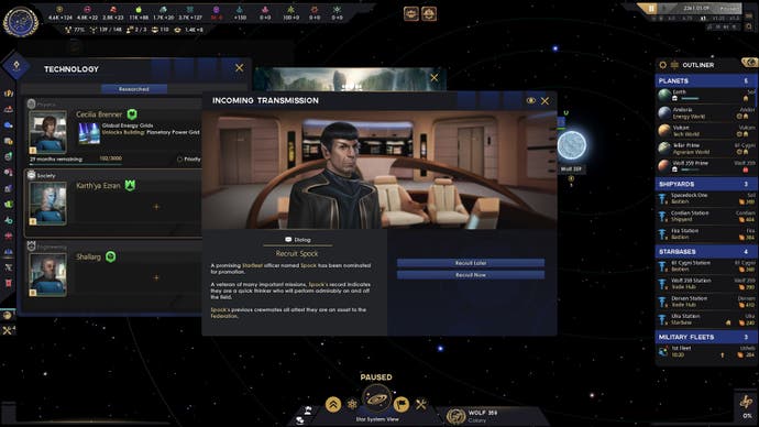 Star Trek: Infinite-Screenshot, der eine eingehende Übertragungsnachricht zeigt, in der der Spieler aufgefordert wird, Spock für seine Crew zu rekrutieren