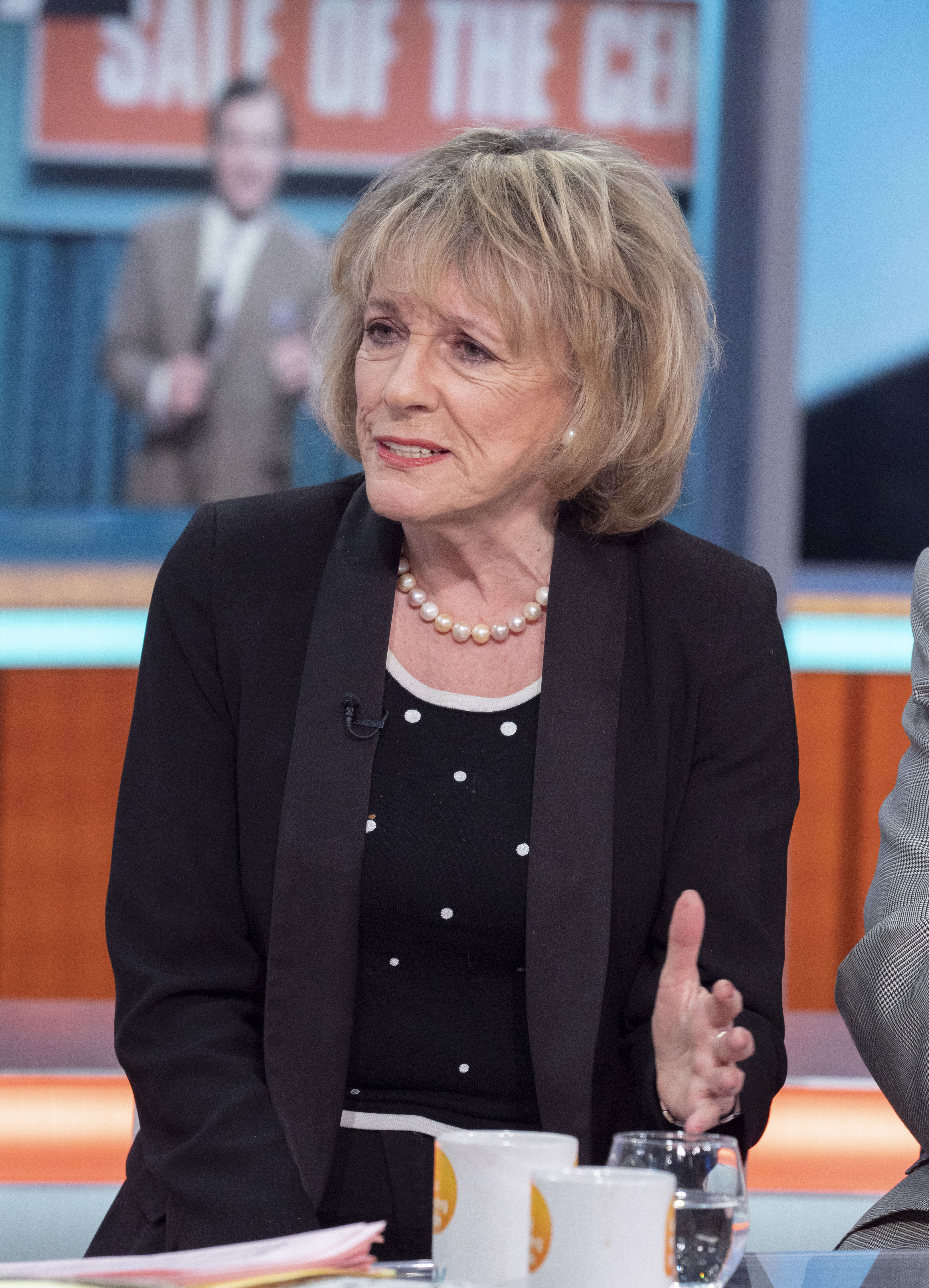 Der Labour-Chef hat der krebskranken TV-Legende Dame Esther Rantzen versprochen, eine Abstimmung über Sterbehilfe zuzulassen, falls Labour die bevorstehende Wahl gewinnt