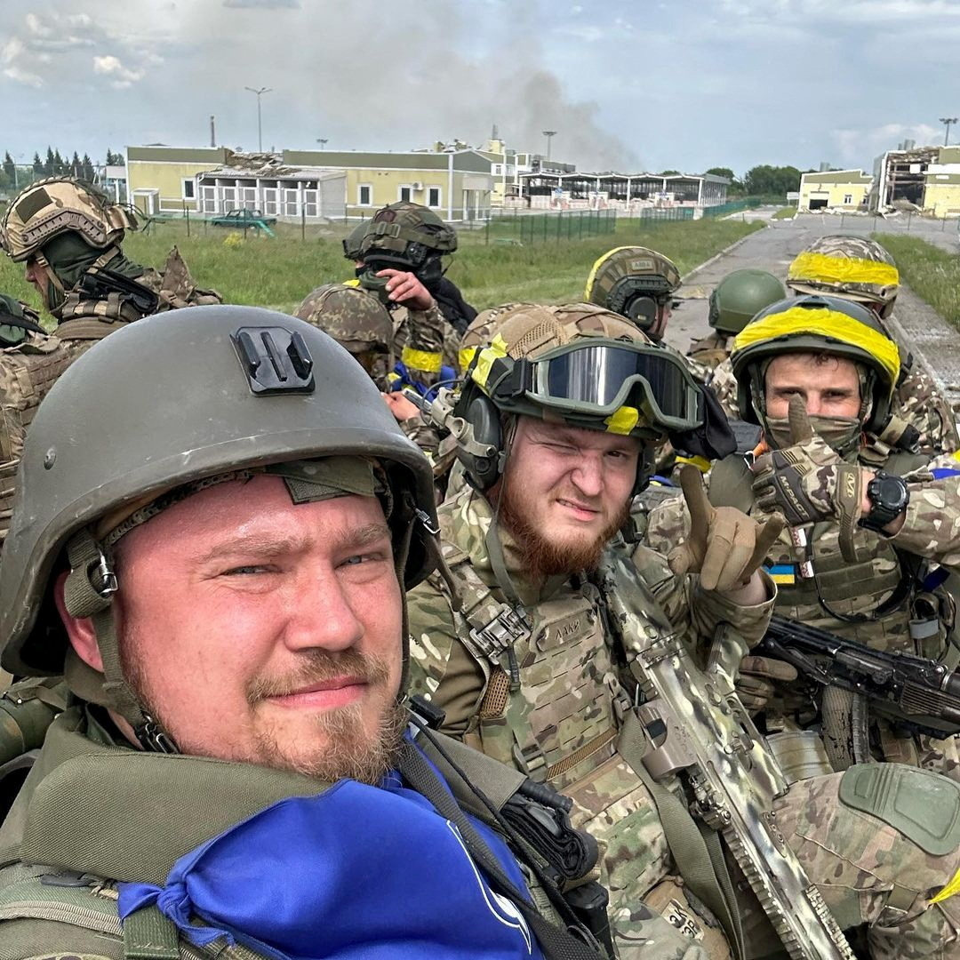 Die abgebildeten Rebellenkämpfer während ihres tagelangen Angriffs auf Russland im vergangenen Mai